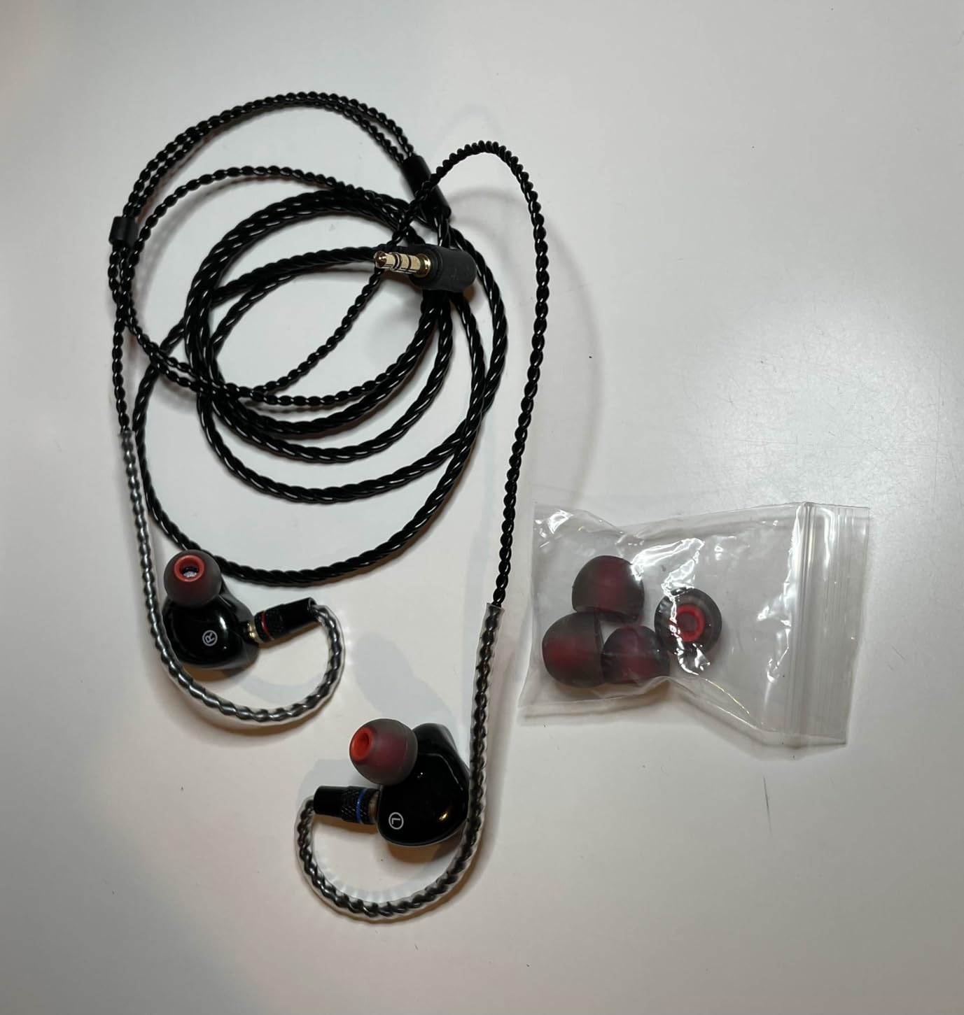 DCMEKA A09 in Ear Monitor Headphones, HiFi Stereo IEM Earphones, Dynamic Dual Driver Wired Earbuds with Detachable Cable, Noise Canceling Headset for Singers Musicians Drummers Audiophile customer photo 1