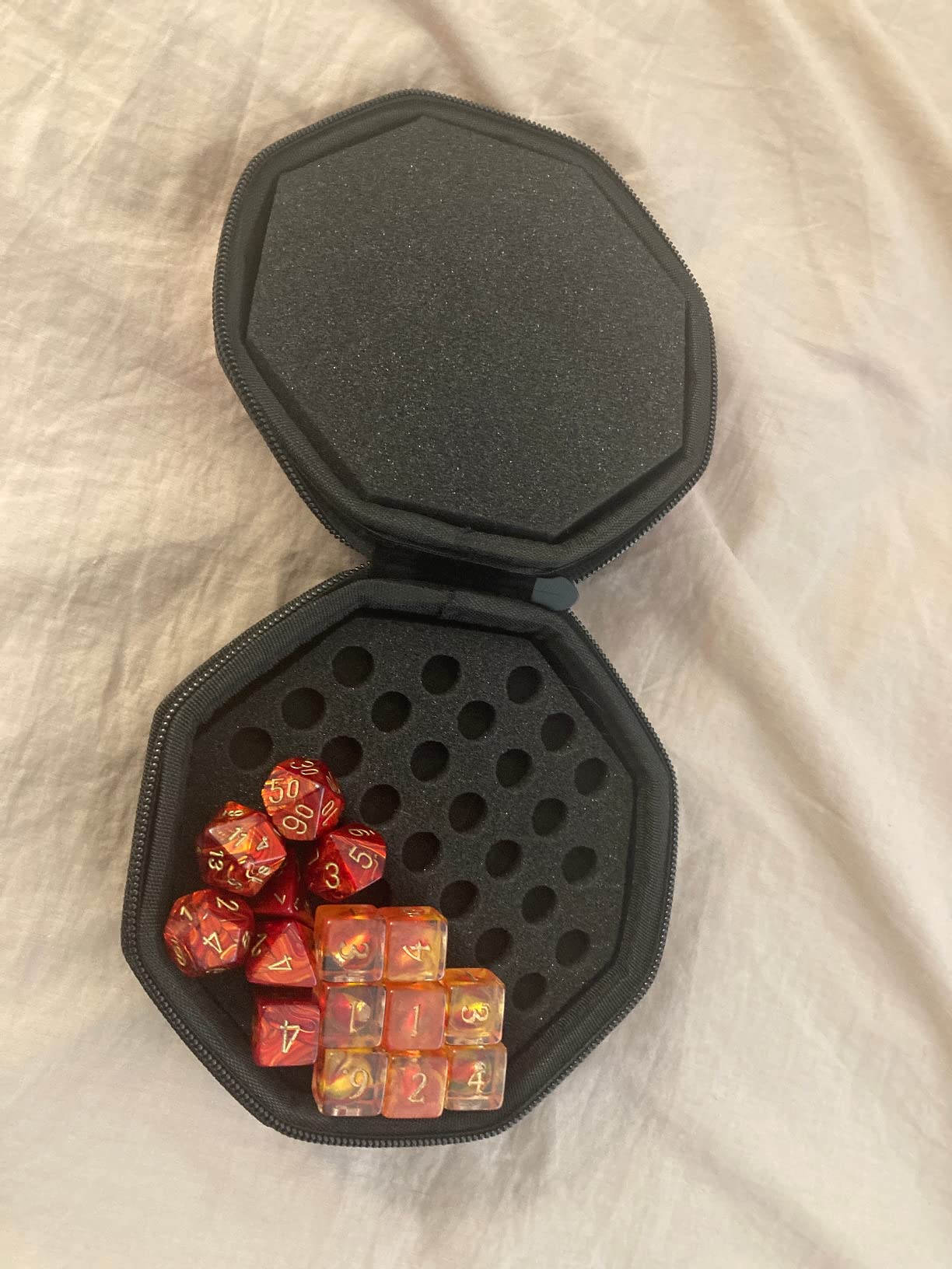 GEEKON Protective Padded Dice Case & Integrated Felt Dice Tray for Board Games, Tabletop Games and RPGs - Holds & Protects Over 75 Dice! Perfect for Game Night! (Gray) customer photo 2