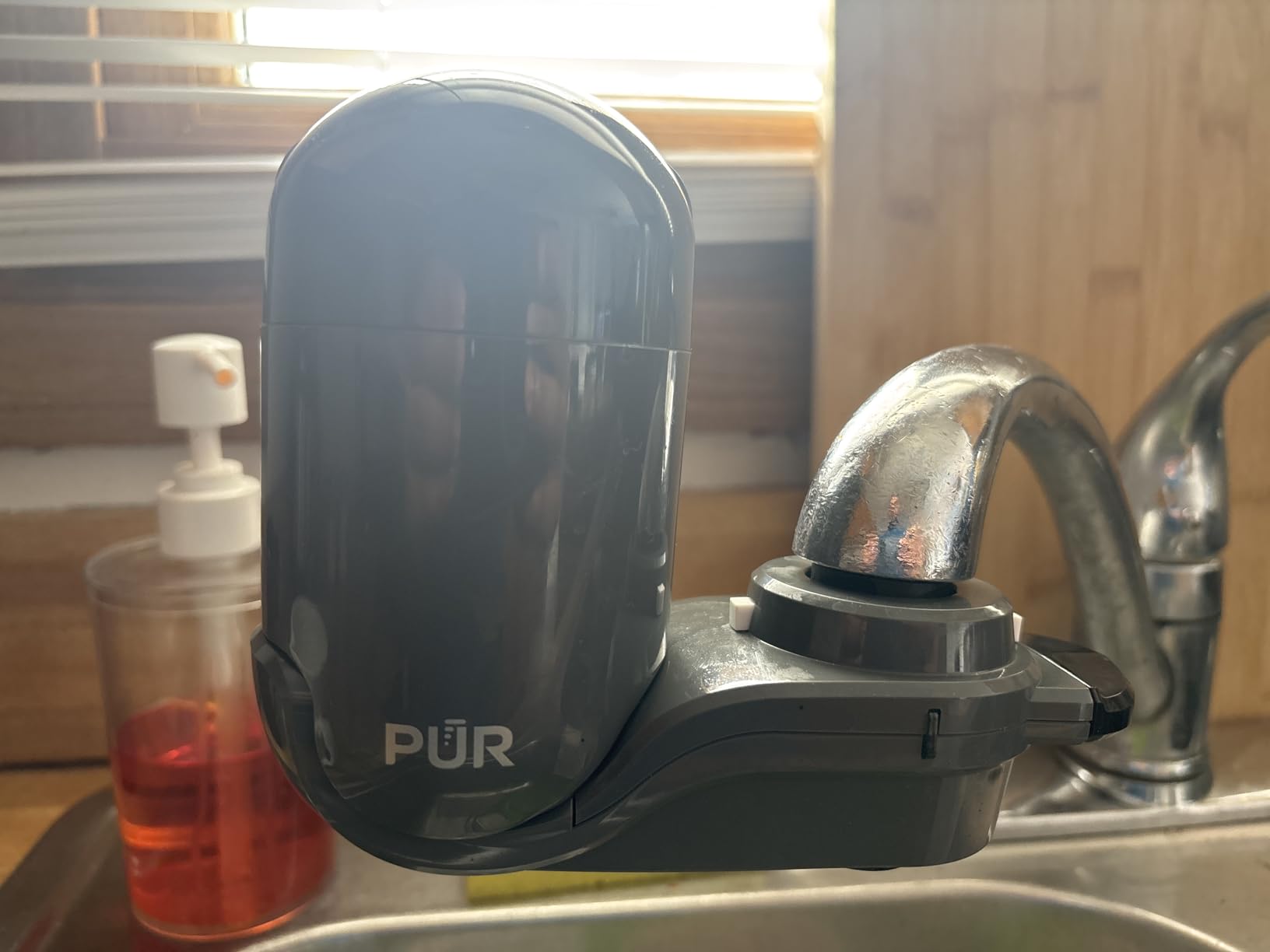 PUR Plus Vertical Faucet-Mount Water Filtration System, Lead-Reducing Filter, Easy Installation, 100-Gallon Capacity, Compatible with External Aerators, Grey customer photo 1