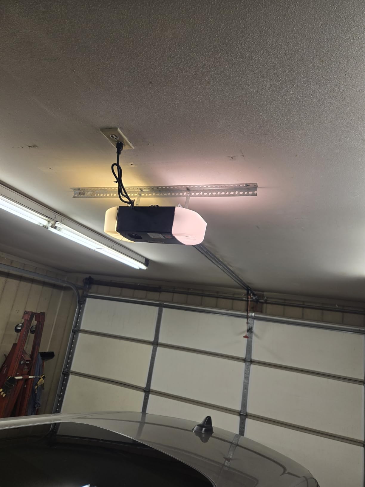 Genie Chain Drive 550 Garage Door Opener, Heavy Duty Chain Drive Opener, Model 2035-TKO customer photo 2