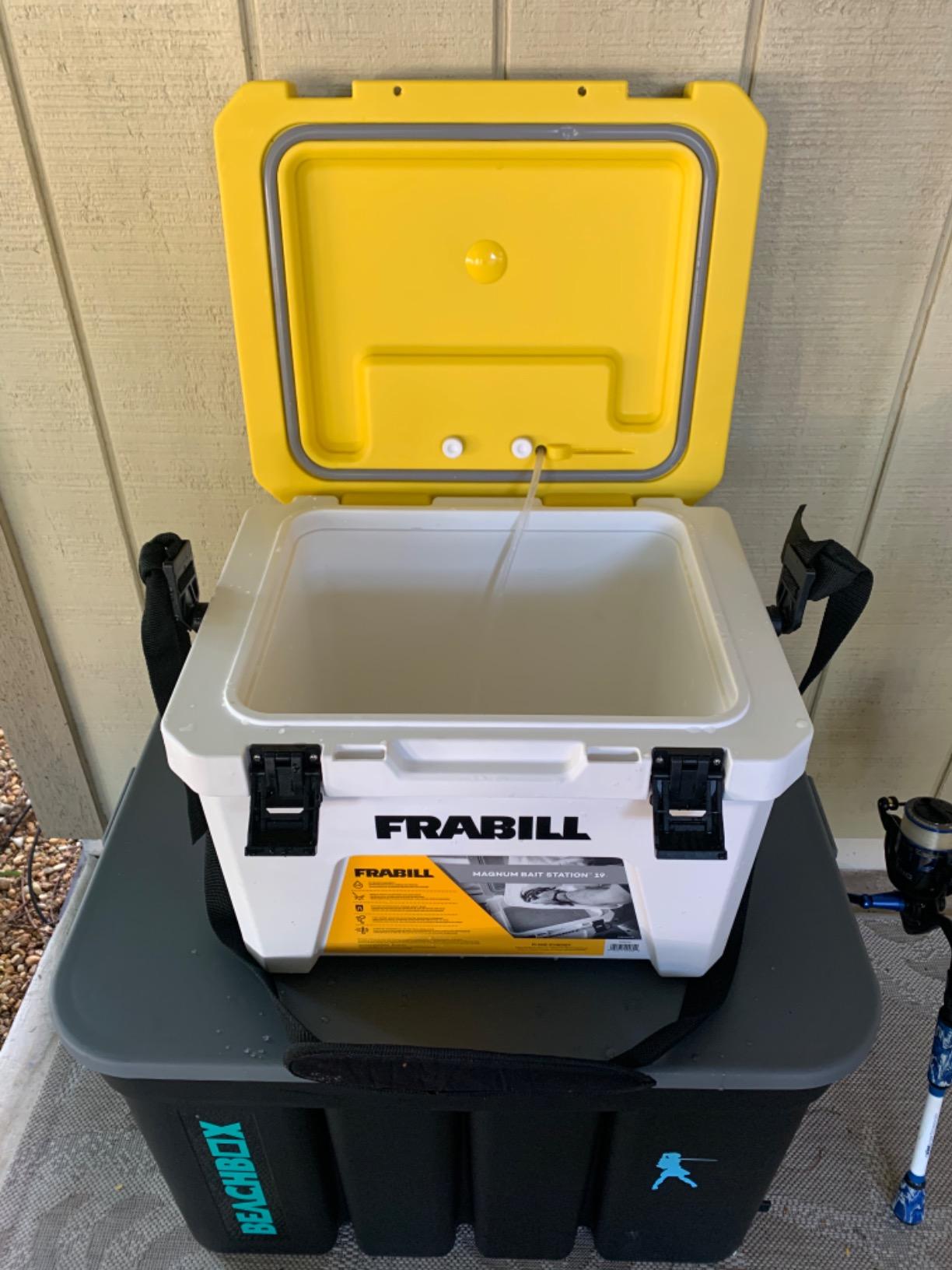 Frabill Magnum Bait Station 13 Quart Live Bait Well, White and Yellow customer photo 2
