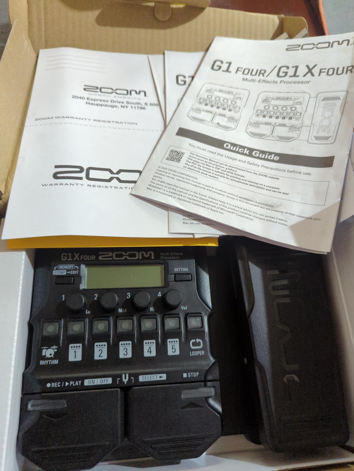 Zoom G1 FOUR Guitar Multi-Effects Processor with 70+ Effects & Amp Modeling, Looper, Rhythm Section, Tuner, Battery Powered customer photo 1