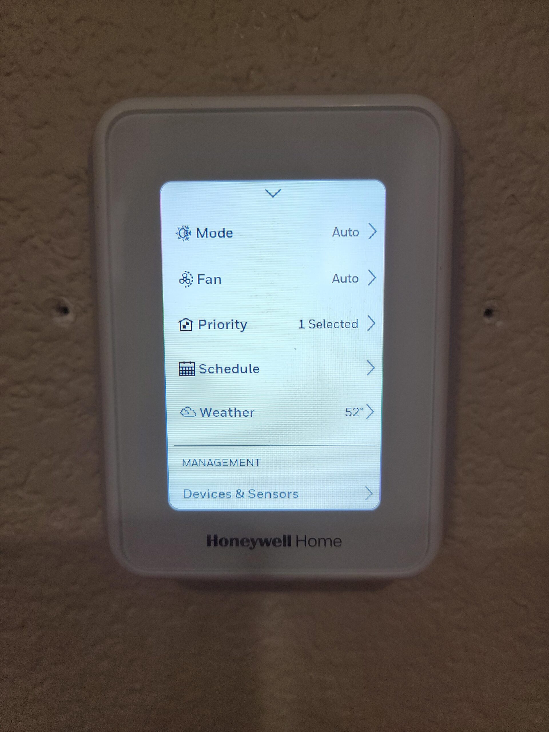Honeywell Home T9 WiFi Smart Thermostat with 1 Smart Room Sensor, Touchscreen Display customer photo 2