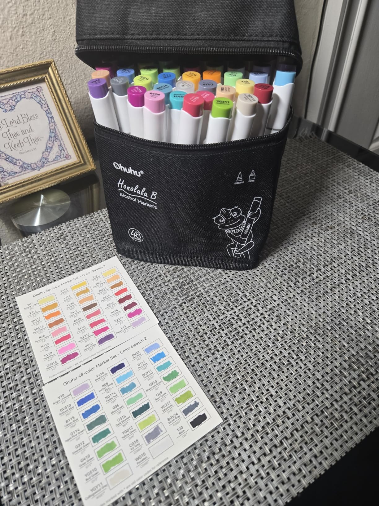 Ohuhu Alcohol Markers Brush and Chisel Tip: 48-Color Double Tipped Art Marker Set for Artist Adults Cozy Coloring Illustrations - Honolulu - Brush and Chisel Dual Tips- Refillable - AP Certificated customer photo 2