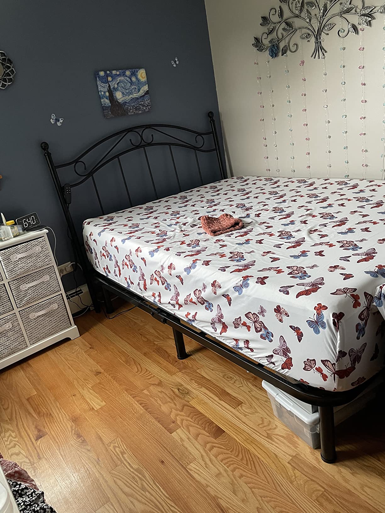 Linenspa Adjustable Bed Frame - Independent Head and Foot Incline - Powerful Quiet Motor - Easy Toolless Assembly - Lounge - Watch TV - Working - Reading - Ergonomic - Electric Bed Base - Queen Size customer photo 1