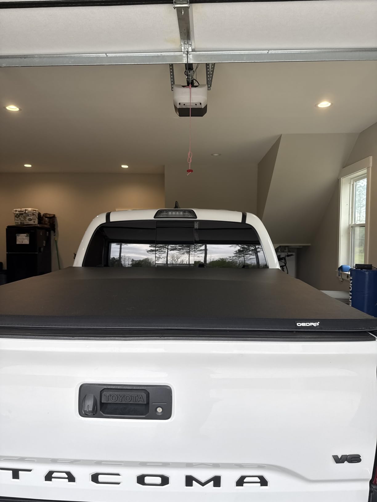 oEdRo Soft Tri-fold Truck Bed Tonneau Cover Compatible with Toyota Tacoma 2016-2023 with 5ft Bed, Fleetside with Track Rail System(Excl. Trail) customer photo 2