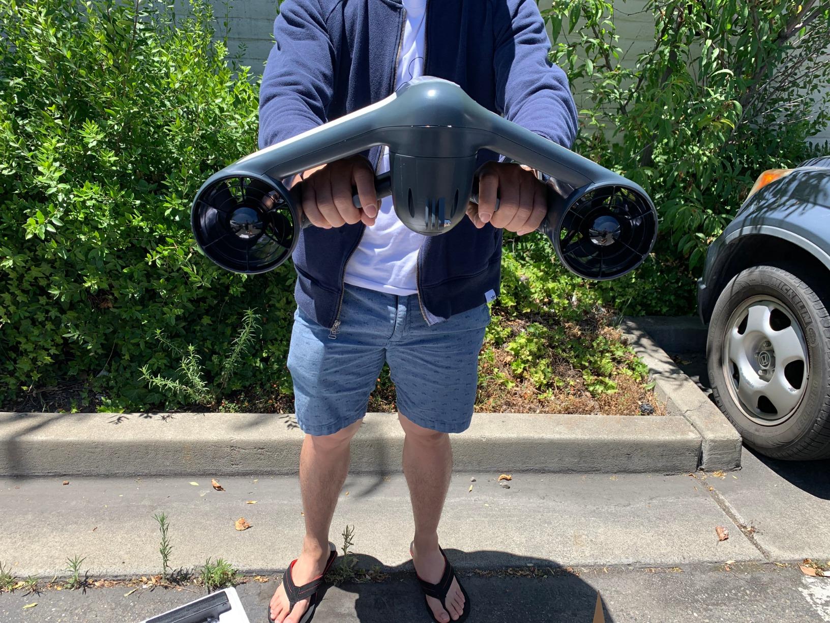 Geneinno Underwater Scooter Dual Propellers customer photo 2