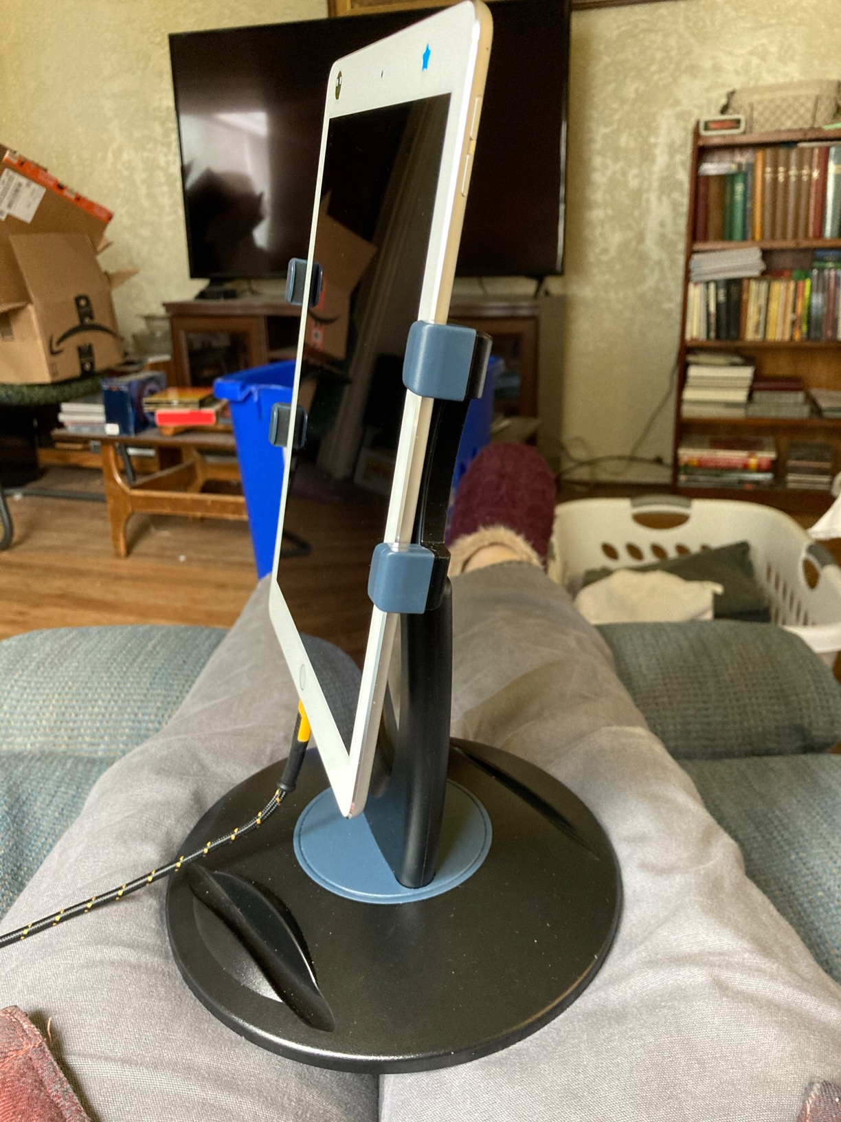 MAX SMART Heavy Base Tablet Stand for POS & Desk - Ultra Stable, No Wobble When Tapping, 360° Rotation with Handle, Ergonomic Eye-Level Viewing for iPad & Tablets customer photo 1