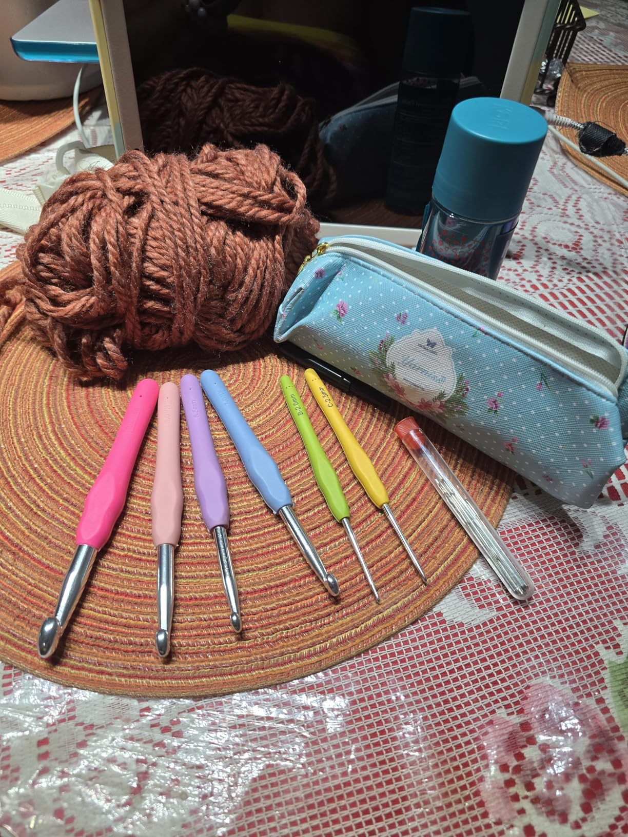 Yarniss Crochet Hooks, 14 Size Crochet Set 2mm(B)-10mm(N), Ergonomic Crochet Hooks Set with Case for Beginner, Long Crochet Needles customer photo 2