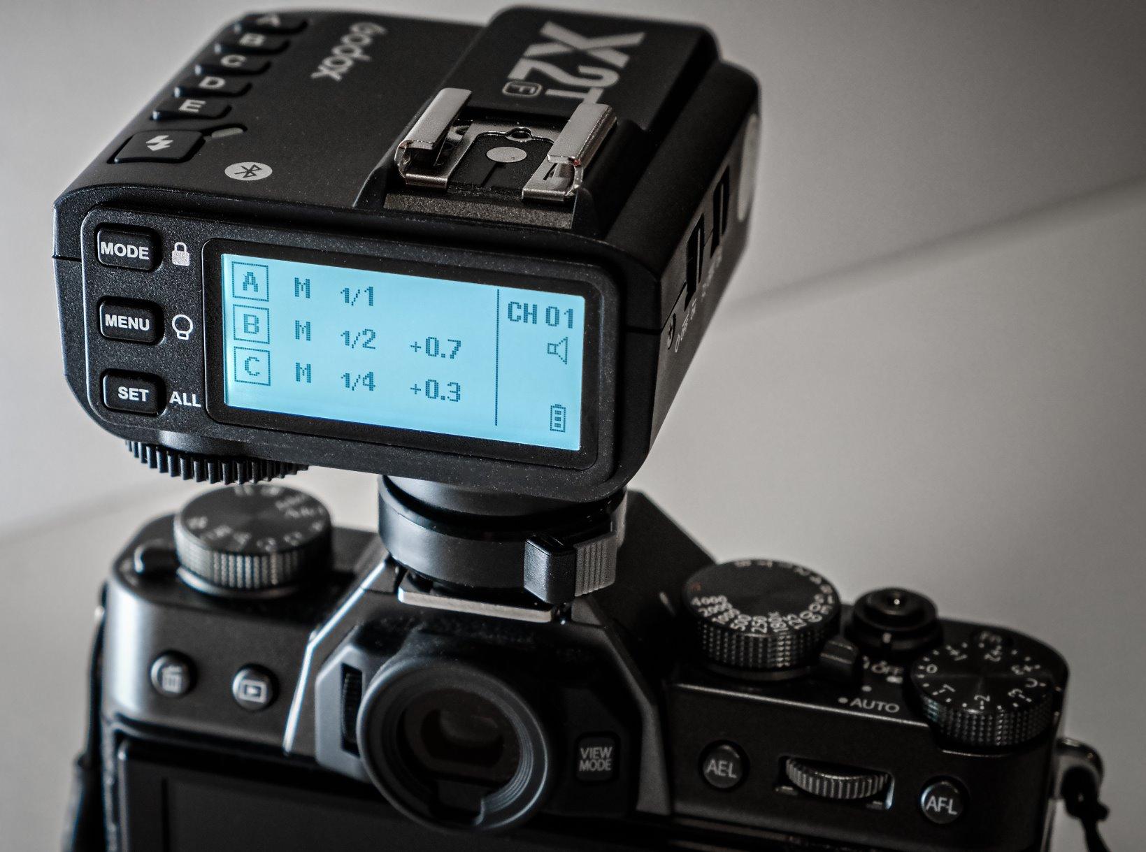 Godox X2T-C Flash Trigger for Canon, with 2.4G E-TTL II HSS 1/8000s Group Function LCD Control Panel Firmware Update customer photo 1