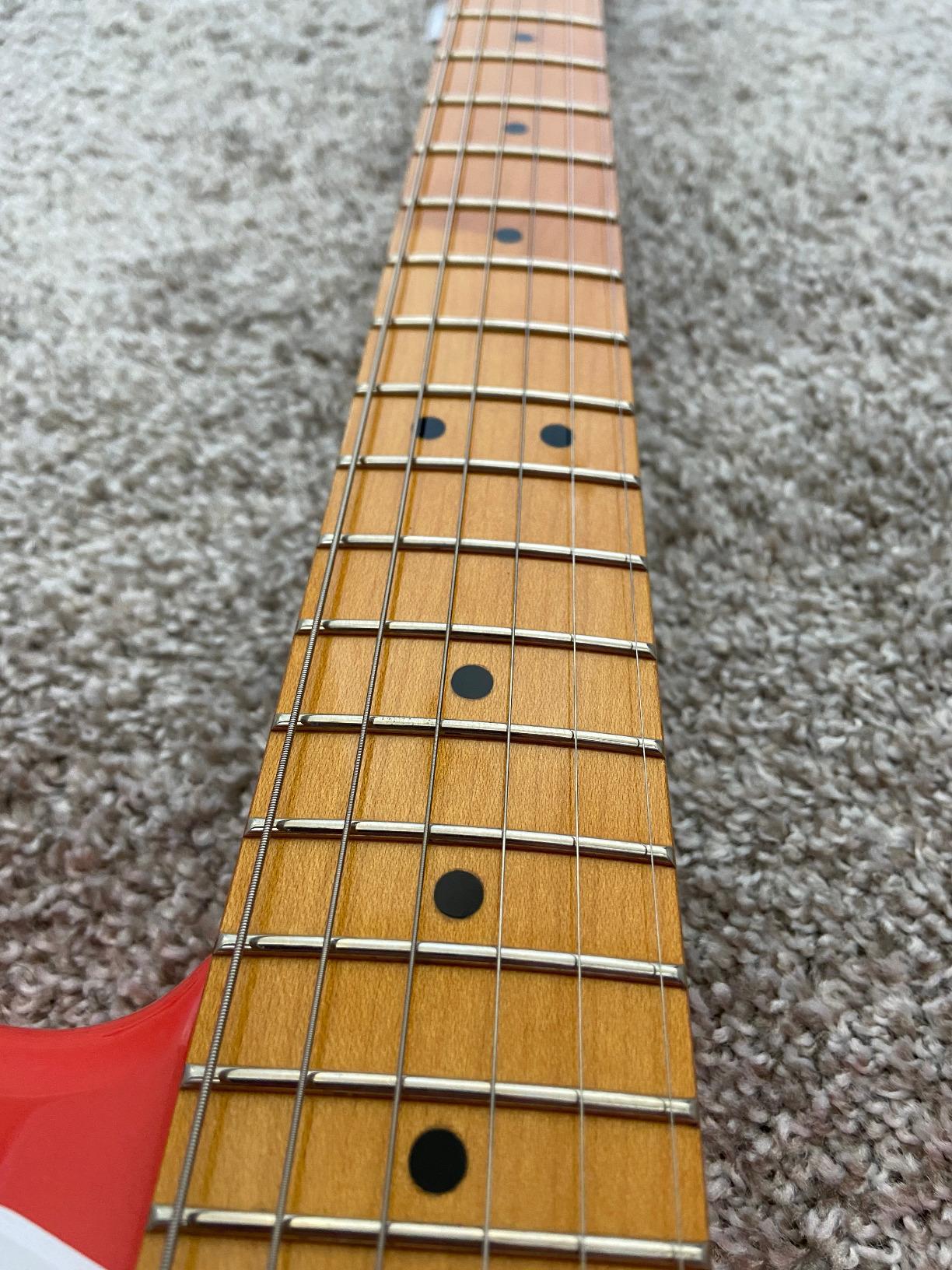 Squier Classic Vibe 60s Stratocaster Electric Guitar, Lake Placid Blue, Laurel Fingerboard customer photo 2