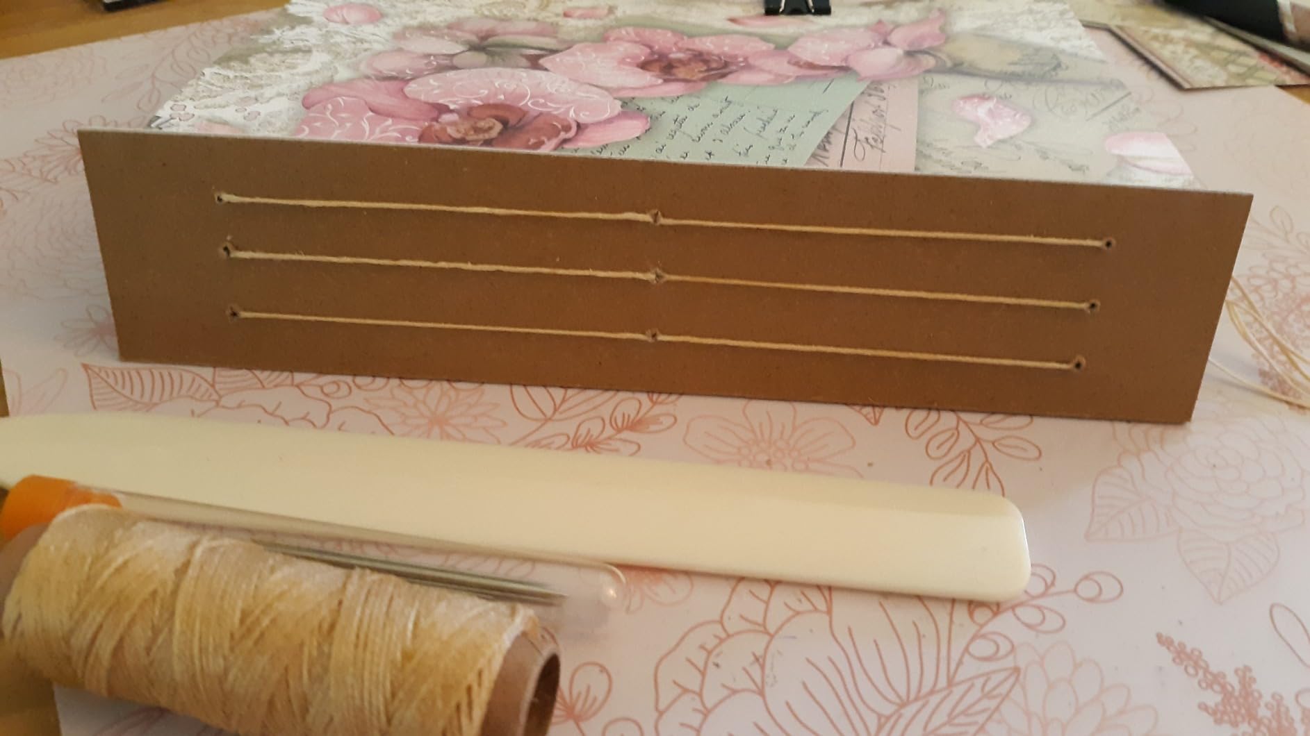 11 Pieces Bookbinding Kit Starter Tools Set Bone Folder Paper Creaser, Waxed Thread, Awl, Large-Eye Needles for DIY Bookbinding Crafts and Sewing Supplies customer photo 2