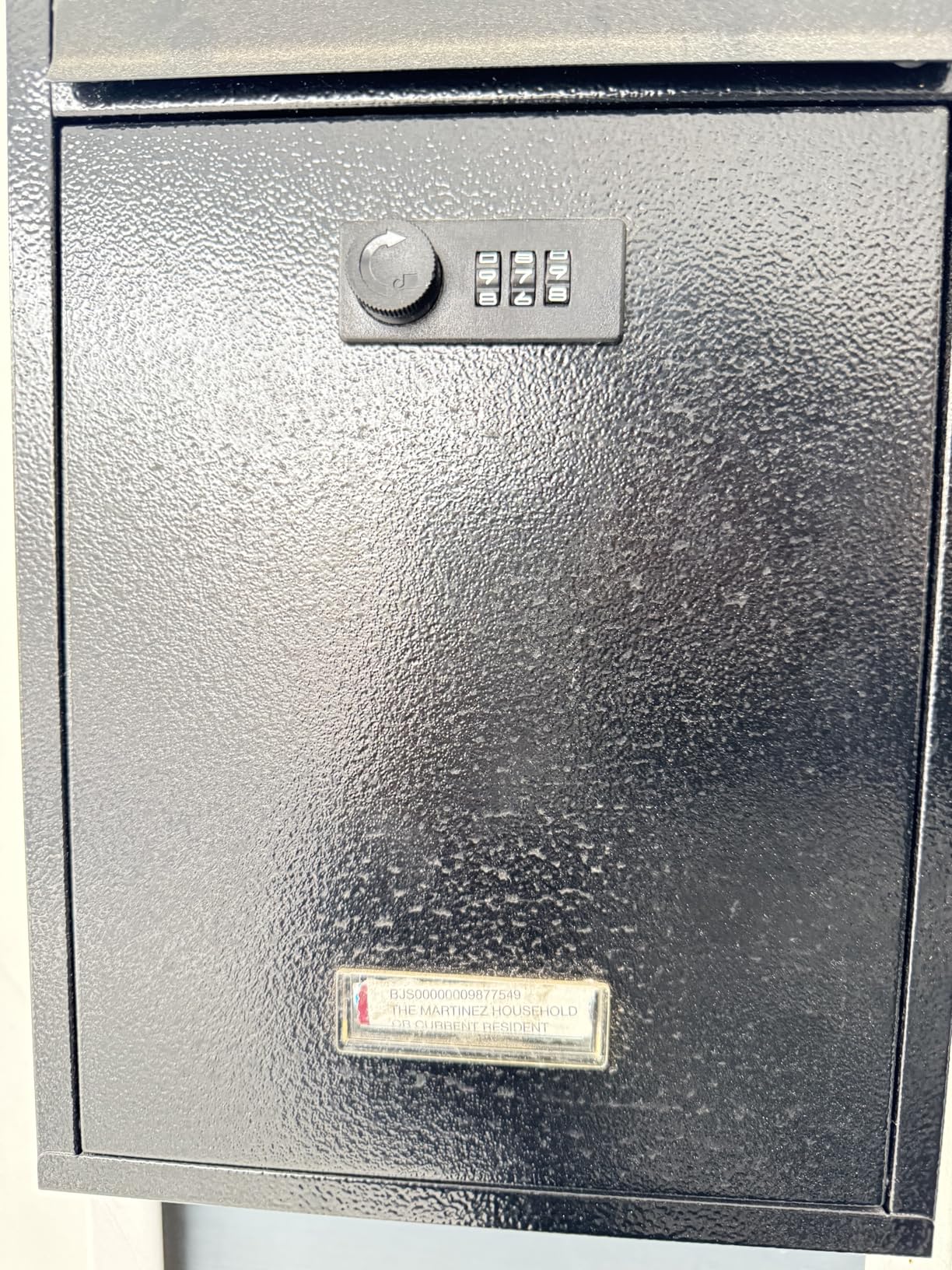 KYODOLED Key Lock Mailboxes for Outside, Locking Wall Mount Mailbox, Security Key Drop Box for Letters, Cash, Cards, Steel Mail Box customer photo 1