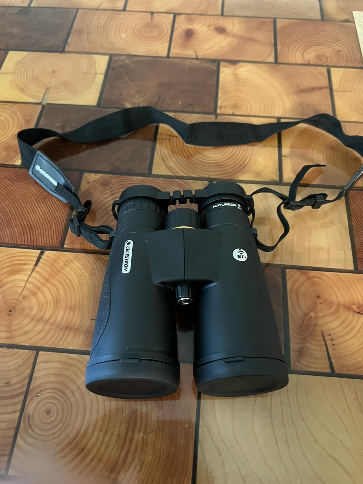 Celestron Nature DX ED 10x50 Premium Binoculars - Extra-Low Dispersion Objective Lenses - Outdoor and Birding Binocular - Fully Multi-Coated with BaK-4 Prisms - Rubber Armored - Fog & Waterproof Binoculars customer photo 2