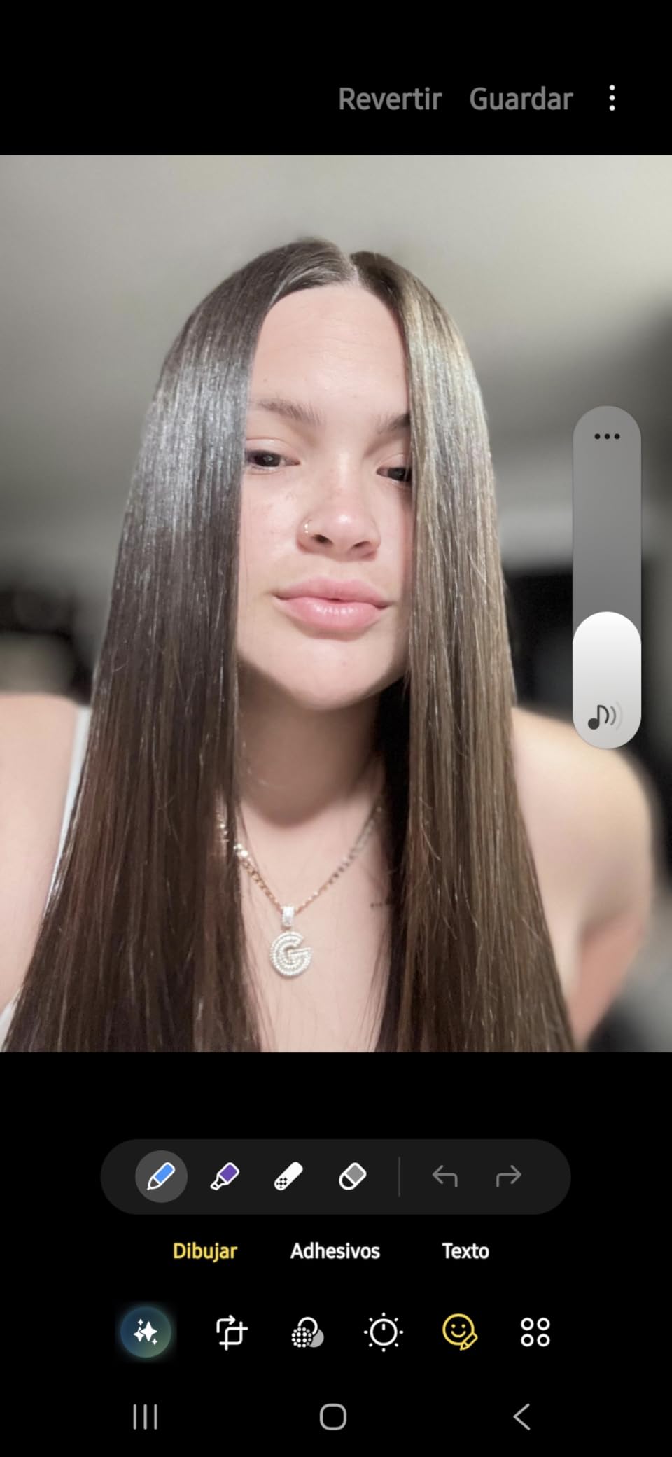 Olaplex No. 7 Bonding Oil: High Shine | Heat Protectant, Visibly Smooths & Softens Hair, Added Color Vibrancy, Up to 72 Hour Frizz Control | For Coily, Curly, Straight, and Wavy customer photo 1