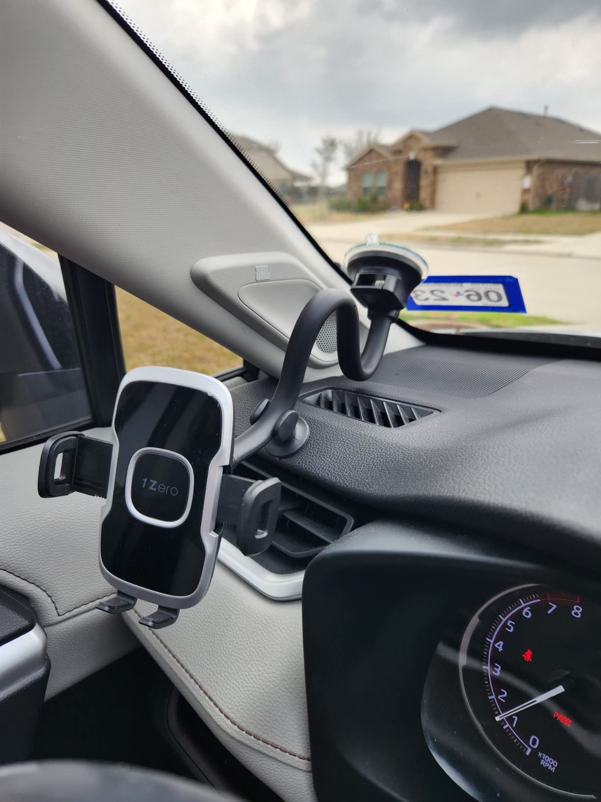 1Zero Solid Car Truck Phone Mount with 14-Inch Gooseneck Long Arm, Industrial-Strength Suction Cup customer photo 2