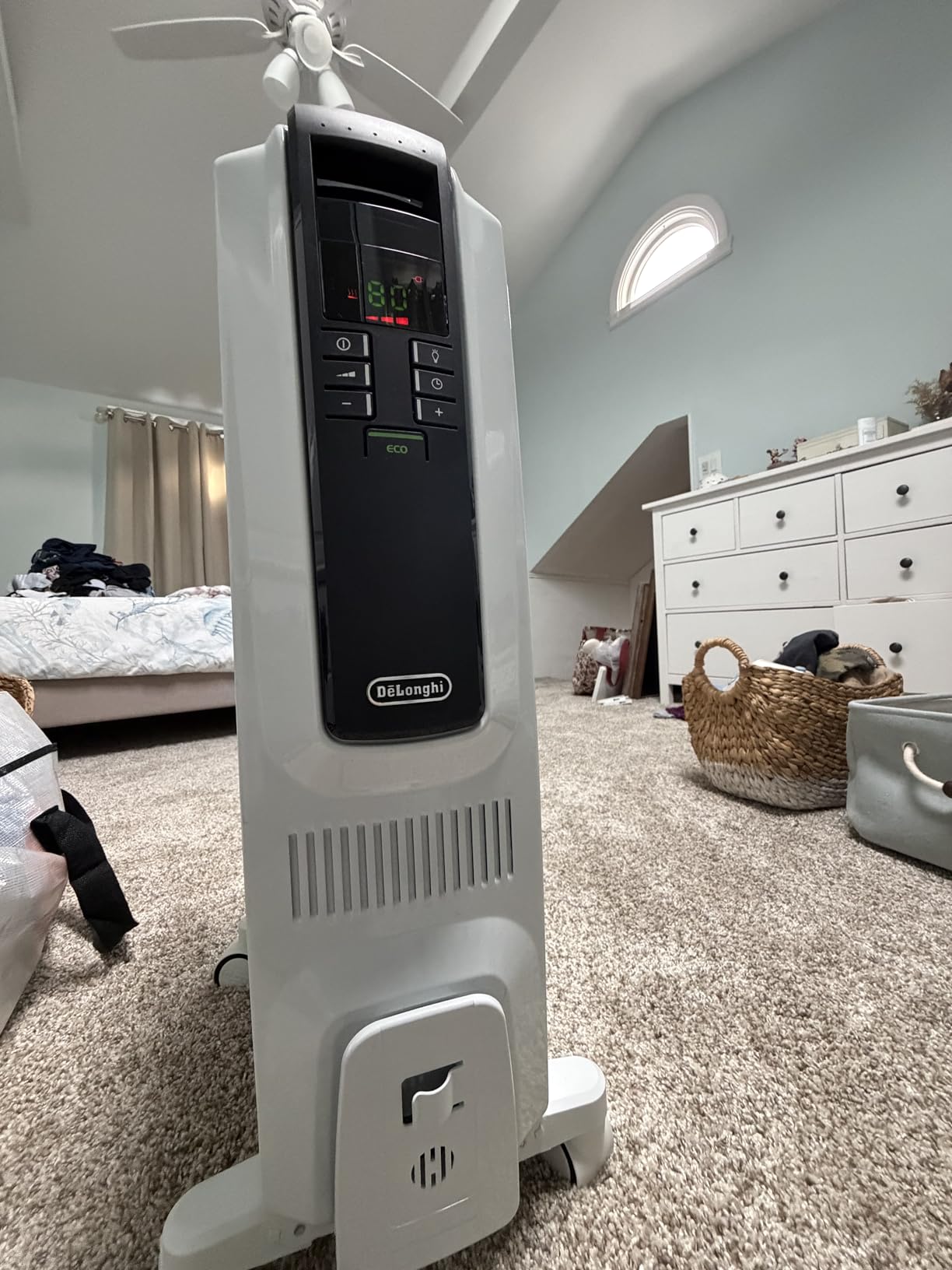 DeLonghi Dragon Digital Oil Filled Radiator Heater, 1500W Electric Space Heater for indoor use, programmable timer, Energy Saving, full room heater with safety features TRD40615EBK customer photo 2