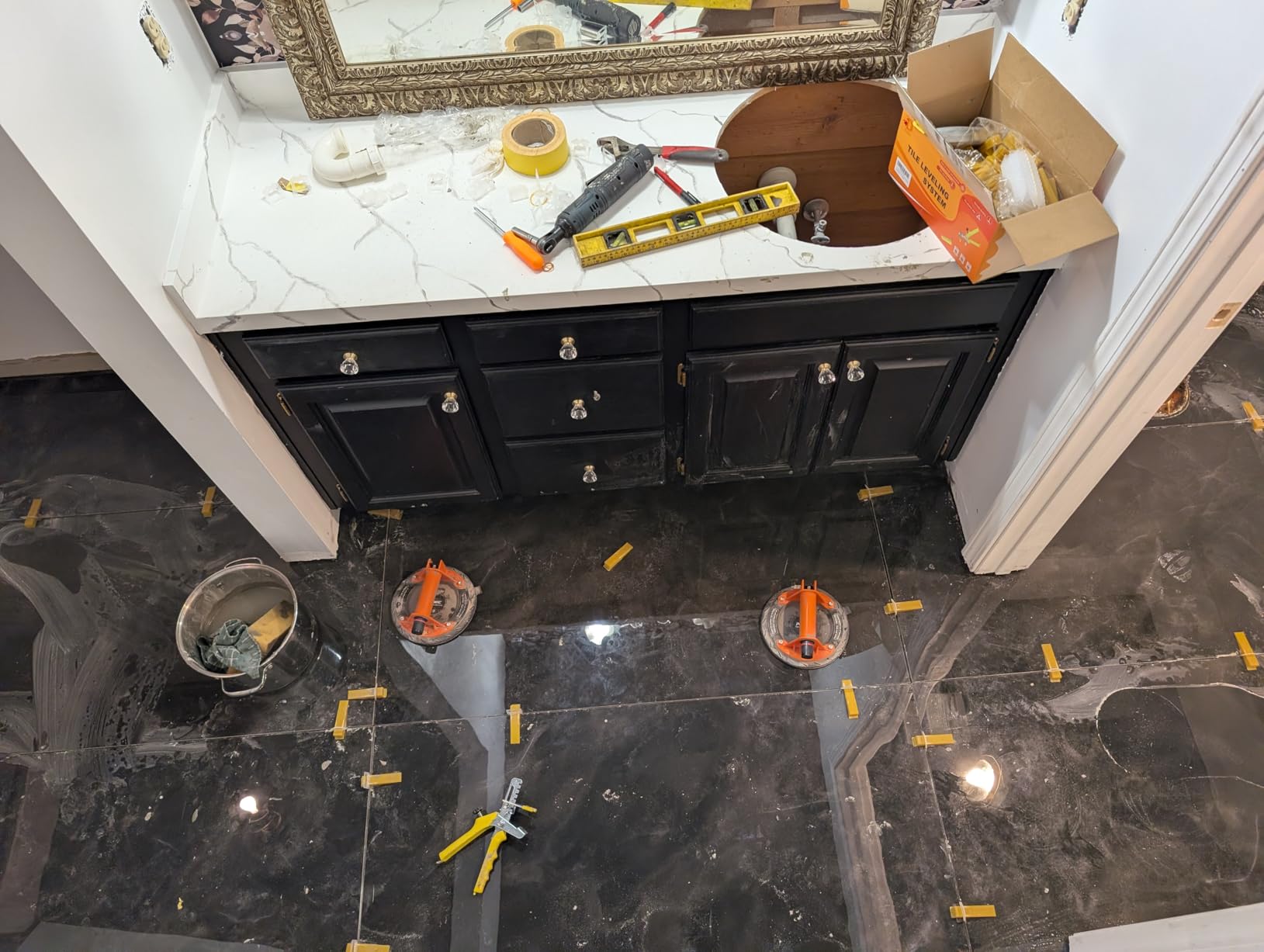 DGSL Tile Leveling System with Tile Plier - 300-Piece Tile Spacers Clips and 100-Piece Reusable Wedges - Tile Tools Set for Stone Installation (1/8 Inch Tile Spacers) customer photo 1
