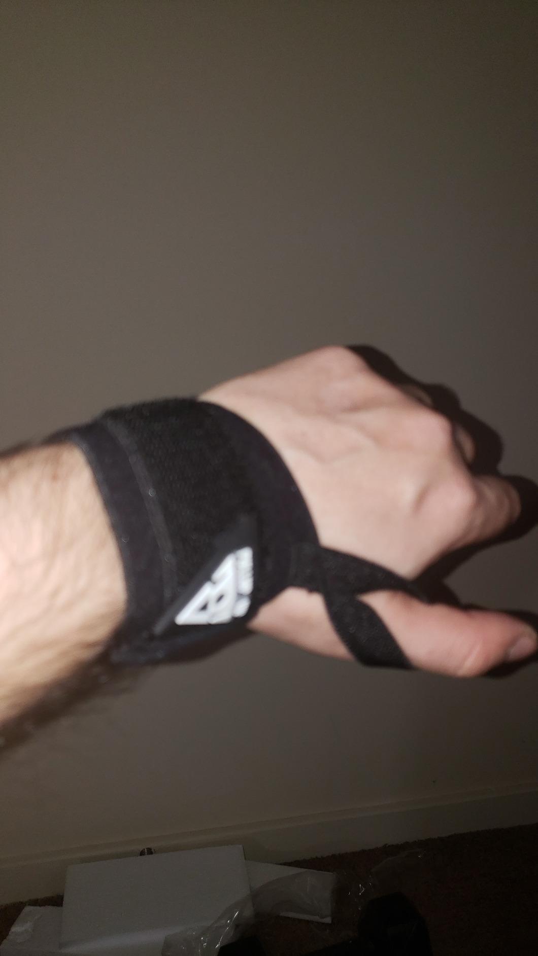 PULLUP & DIP Wrist Wraps, Professional Wrist Support for Weightlifting, Calisthenics, Bodybuilding & Strength Training, Stabilizing & Protective for Women & Men, No More Wrist Pain customer photo 1