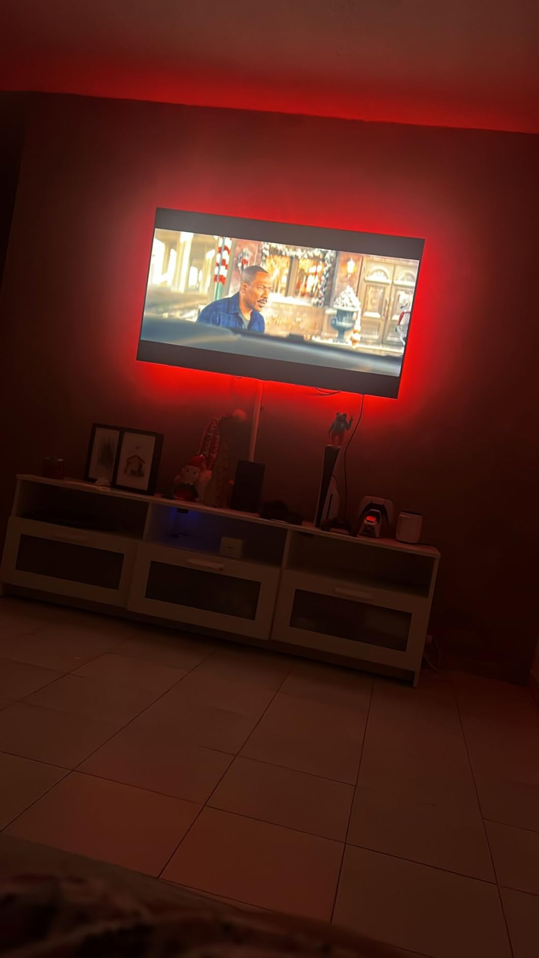 HAMLITE TV Bias Lighting 6500K True White for 70 72 75 80 82 85 Inch TV, 18Ft USB TV LED Backlight with RF Remote Cover 4 Sides Behind TV Background Room Decor Gaming Light for Men Ambient Mood Light customer photo 1