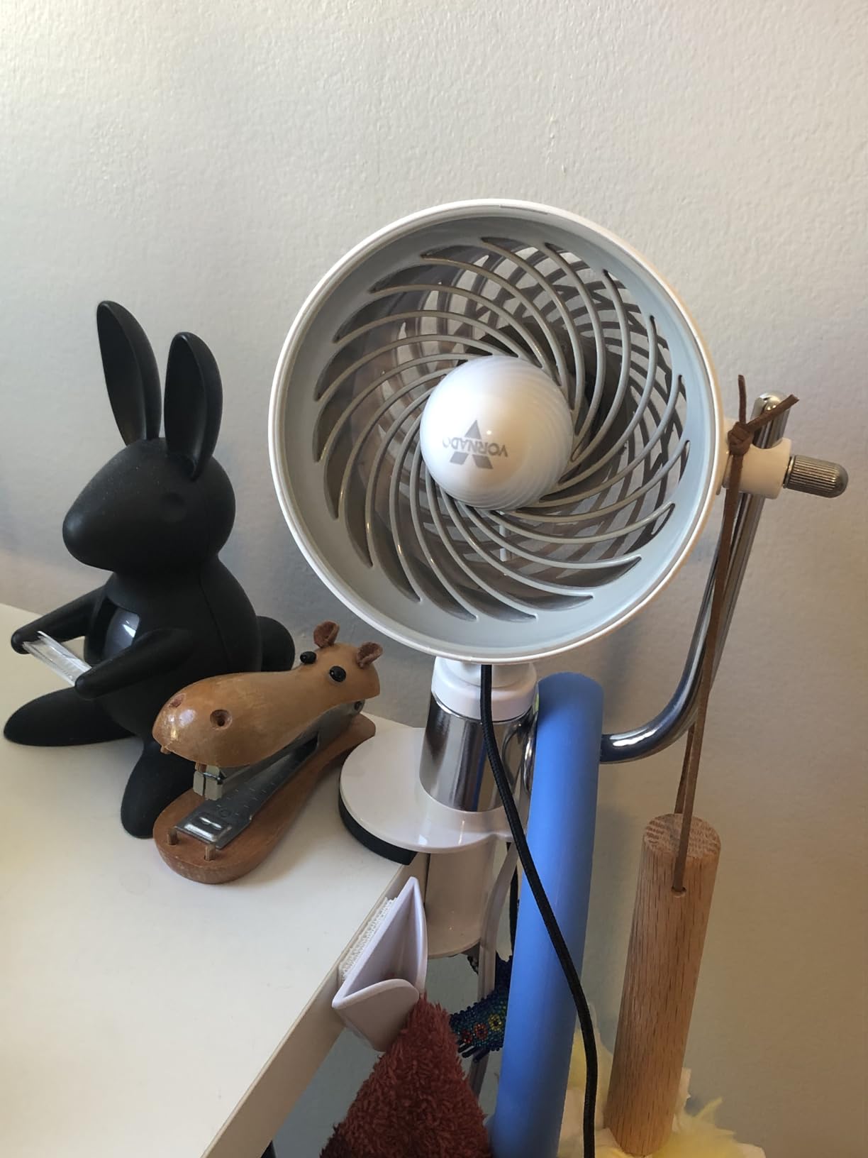 Vornado Pivot Clip Personal Air Circulator, 3-Speed, Portable Desk Fan with Multi-Surface Clip, 360-Degree Adjustable Axis, 9 in Tall, 4 in Diameter, Whisper Quiet, Black customer photo 2