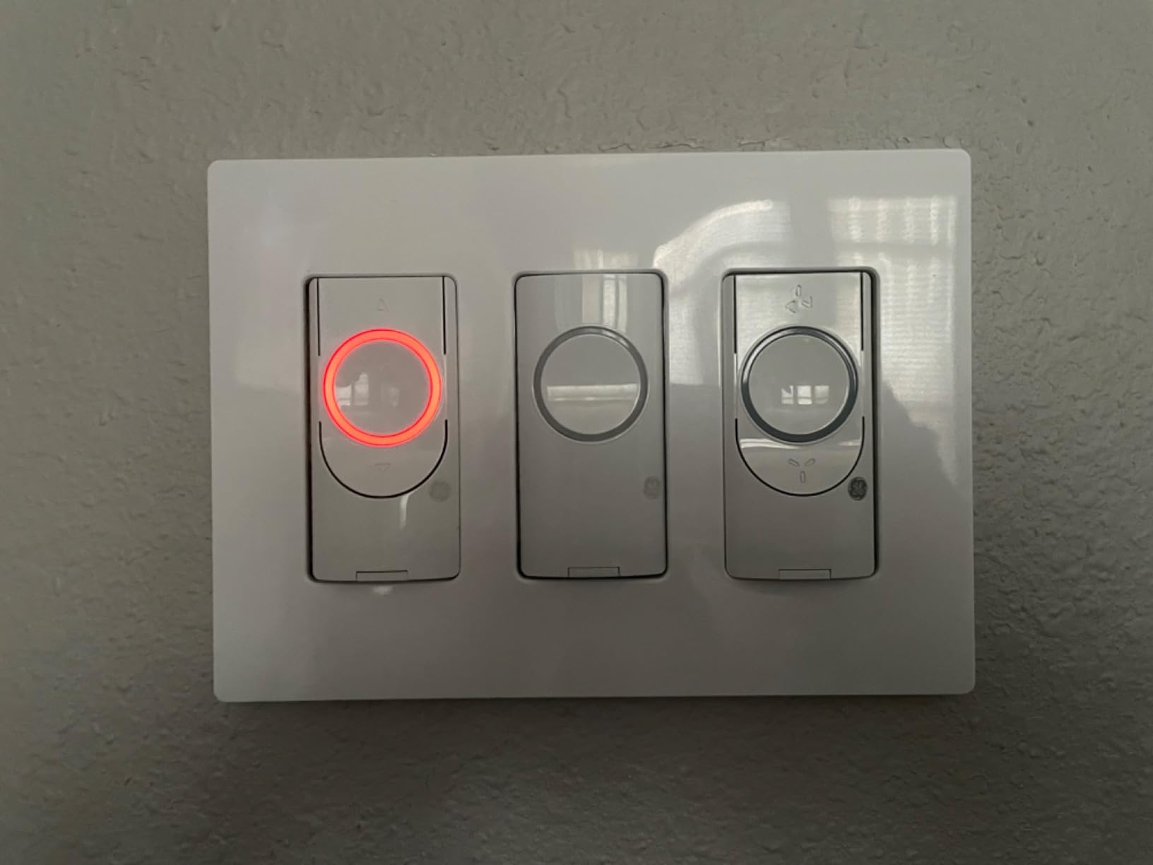 GE CYNC Smart Light Switch On/Off Button Style, No Neutral Wire Required Smart Switch, 2.4 GHz WiFi Works with Amazon Alexa and Google Home, White customer photo 2