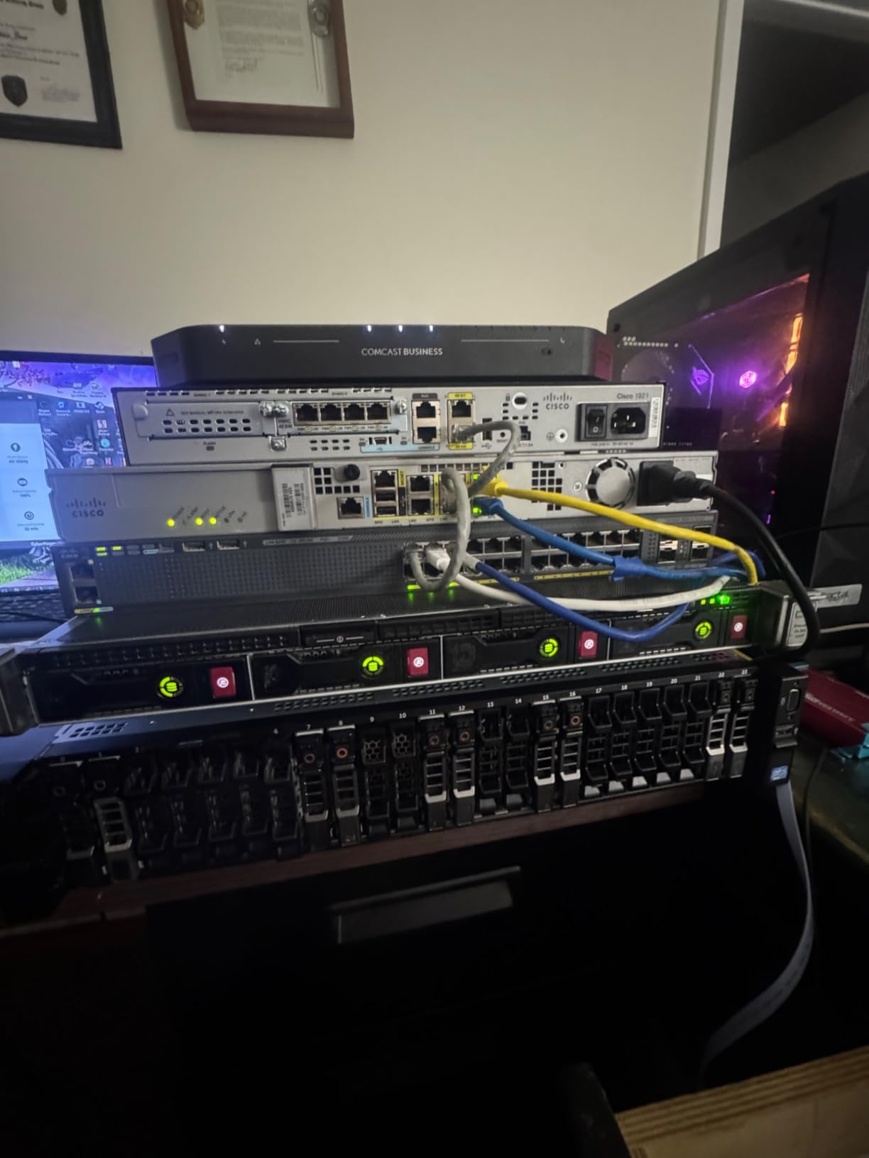 Dell PowerEdge R720xd Server 2.60Ghz 16-Core 128GB 10x 600GB High-End (Renewed) customer photo 1