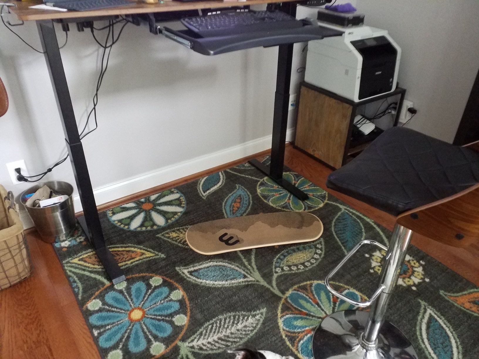 Whirly Board Wide 360° | Standing Desk Balance Board | Wobble Board Portable Home Gym | Snowboard Training | Surf trainer | Balance Board for Kids & Adults customer photo 1