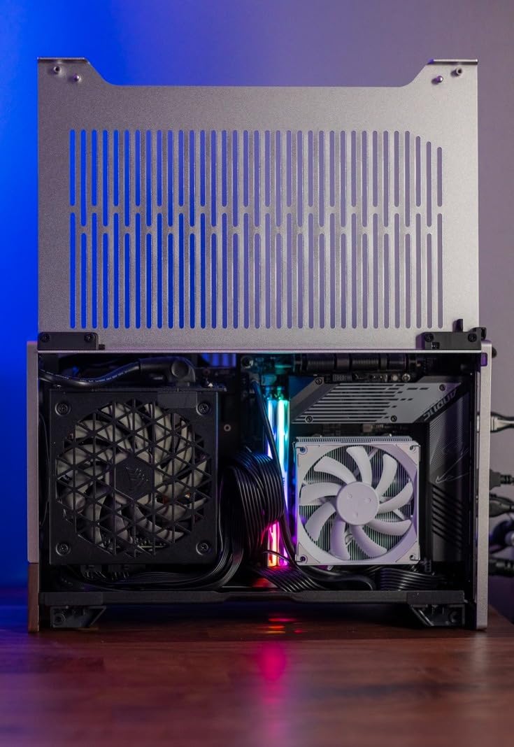 GIGABYTE B650I AORUS Ultra AMD AM5 ITX Motherboard, Support Ryzen 9000/8000/7000 Series, DDR5, 8+2+1 Power Phase, PCIe 5.0 M.2, USB-C 3.2 Gen 2, WIFI6E, 2.5GbE, EZ-Latch, Q-Flash, RGB Fusion customer photo 1