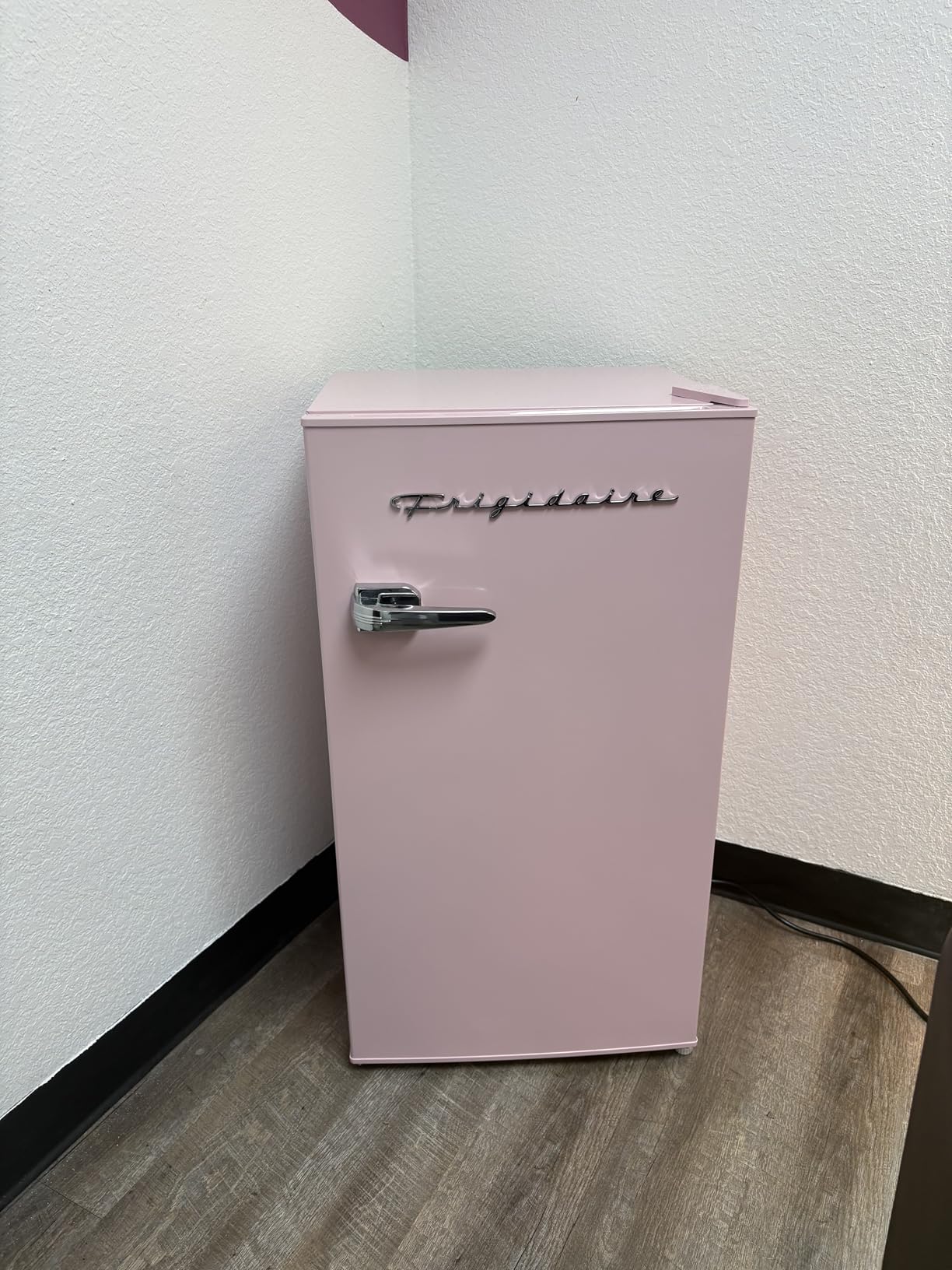 Frigidaire Retro Compact Fridge with Chiller, 3.2 cu ft Countertop Fridge with Built-In Bottle Opener, Compact Refrigerator for Office, Bedroom, Dorm Room or Cabin - Coral customer photo 1