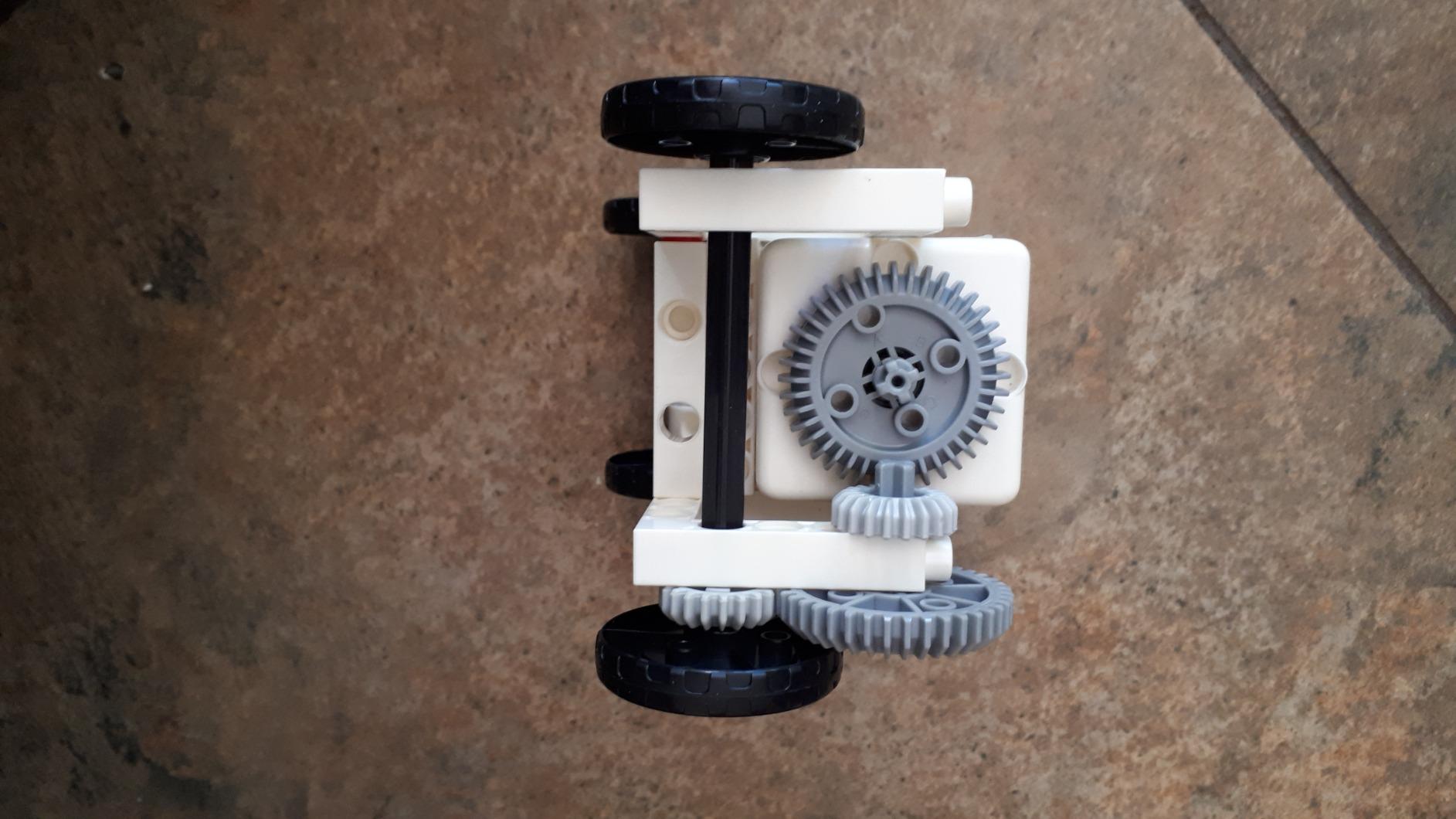 Thames & Kosmos Wind Power V4.0 STEM Experiment Kit | Build a 3ft Wind Turbine to Generate Electricity | Learn About Renewable Energy & Power a Small Model Car | Weatherproof for Outdoor Use customer photo 3