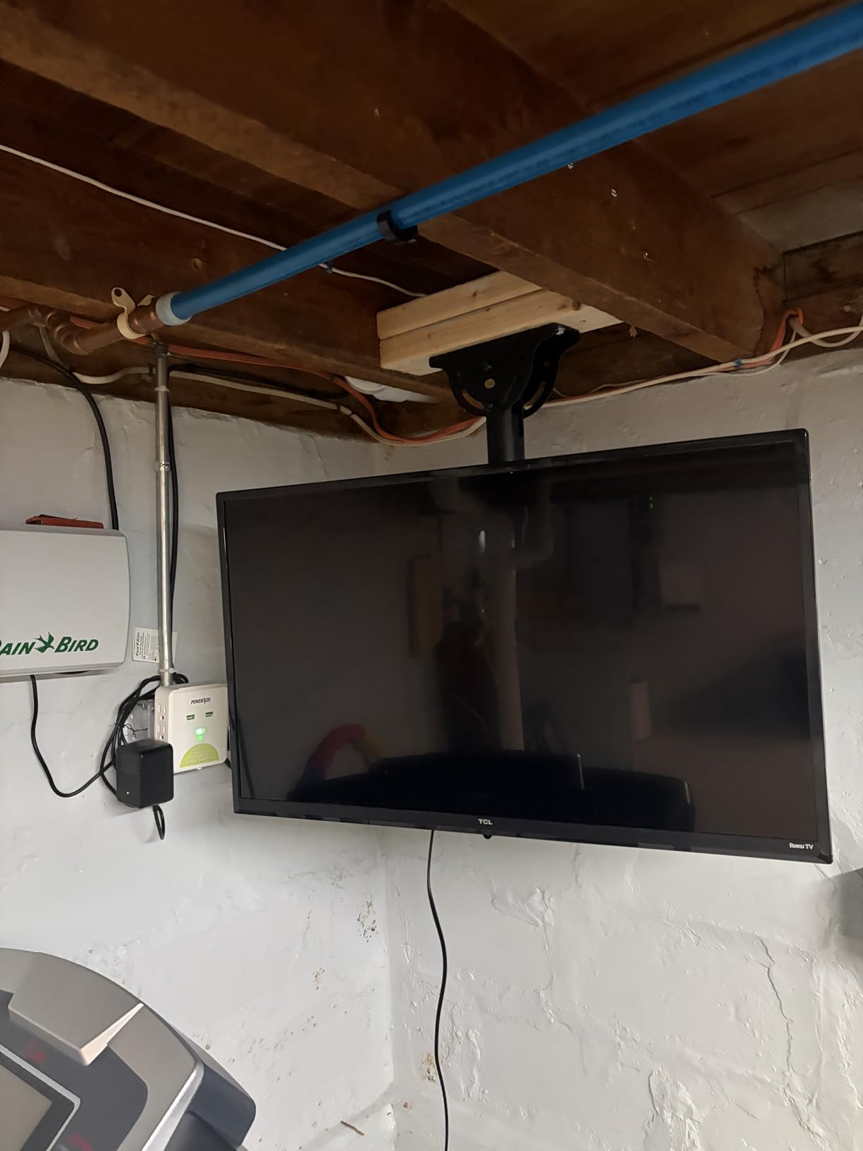 WALI Long Arm TV Ceiling Mount, Fits Most LED, LCD, OLED and Plasma Flat Screen Display 26 to 65 Inch, up to 110 Lbs, Height Extension up to 58 Inch, Mounting Holes up to 400x400mm (CM2665XL), Black customer photo 1