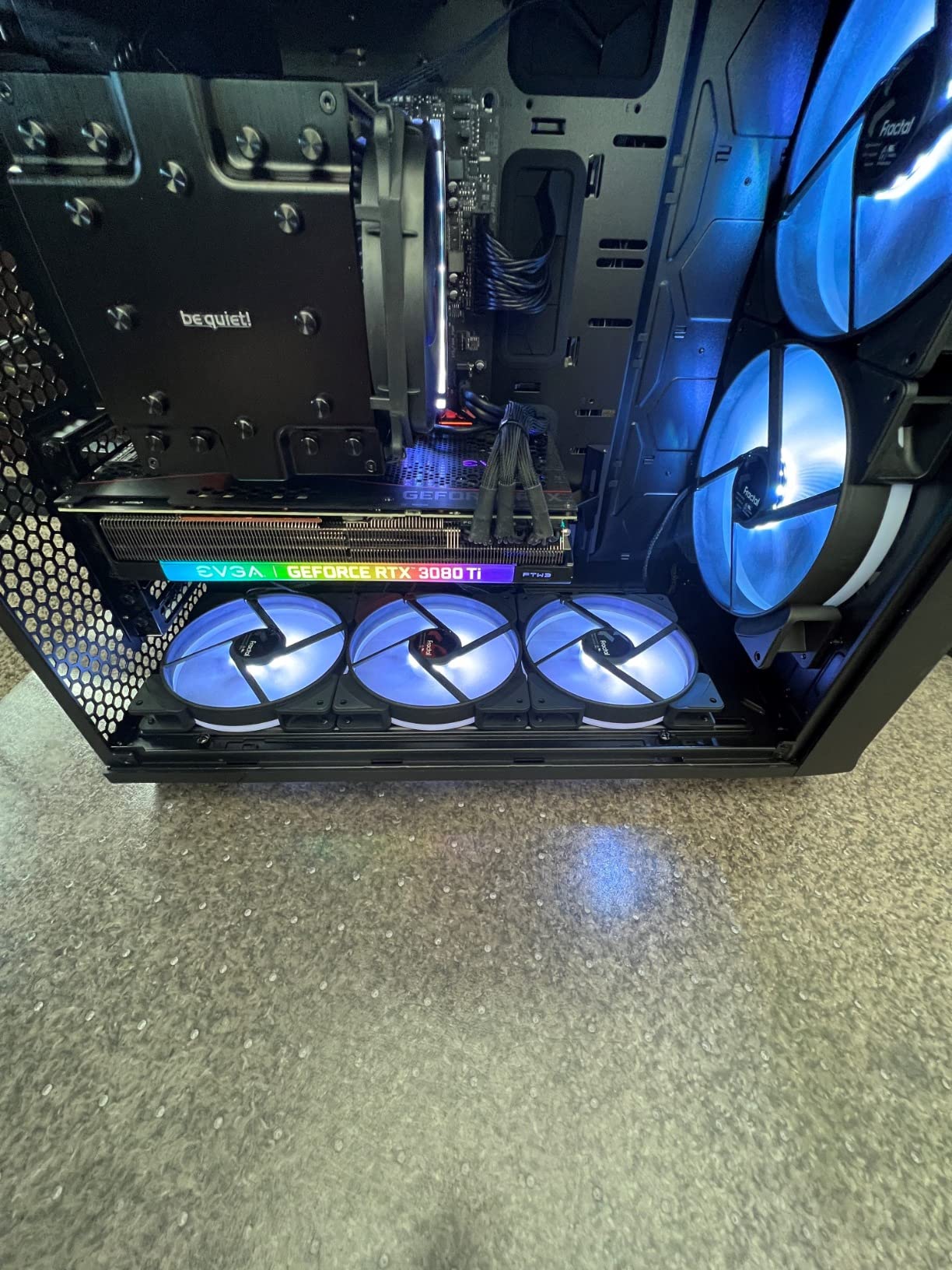 Fractal Design Torrent RGB Black - Light Tint Tempered Glass Panels - Open Grille for Maximum air Intake - Two 180mm RGB PWM and Three 140mm RGB Fans Included - ATX Airflow Mid Tower PC Gaming Case customer photo 2