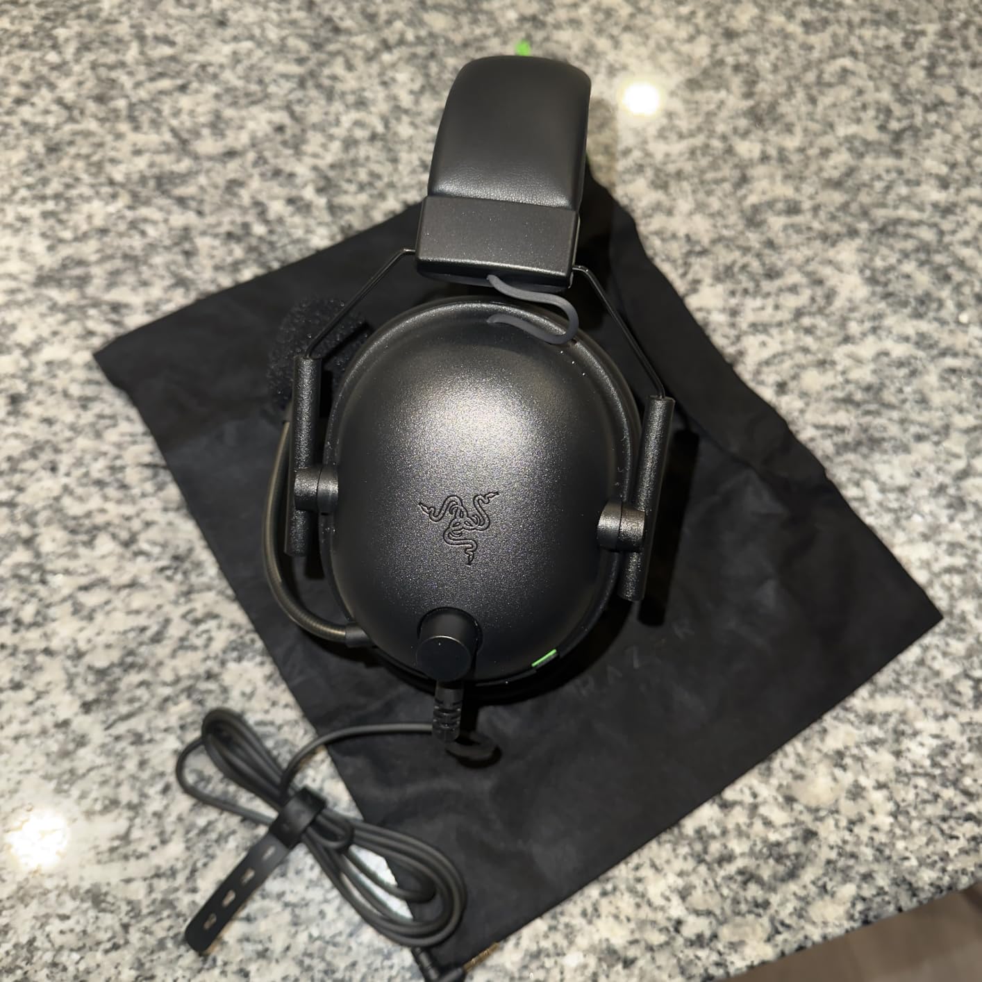 Razer BlackShark V2 X Gaming Headset: 7.1 Surround Sound - 50mm Drivers - Memory Foam Cushion - For PC, PS4, PS5, Switch - 3.5mm Audio Jack - Black customer photo 2