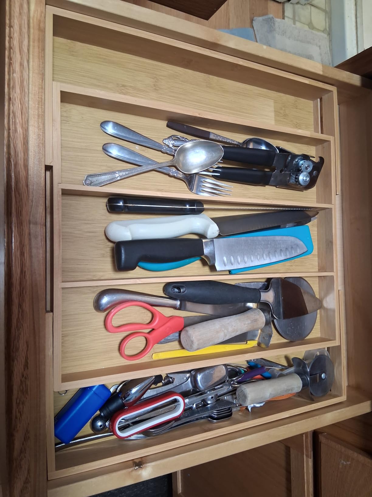 Purawood Kitchen Drawer Organizer - Expandable Utensil Drawer Organizer for Kitchen, Cutlery Tray & Silverware Organizer, 3-5 Slots - Bamboo Organizer for Utensils & Flatware (Natural) customer photo 2