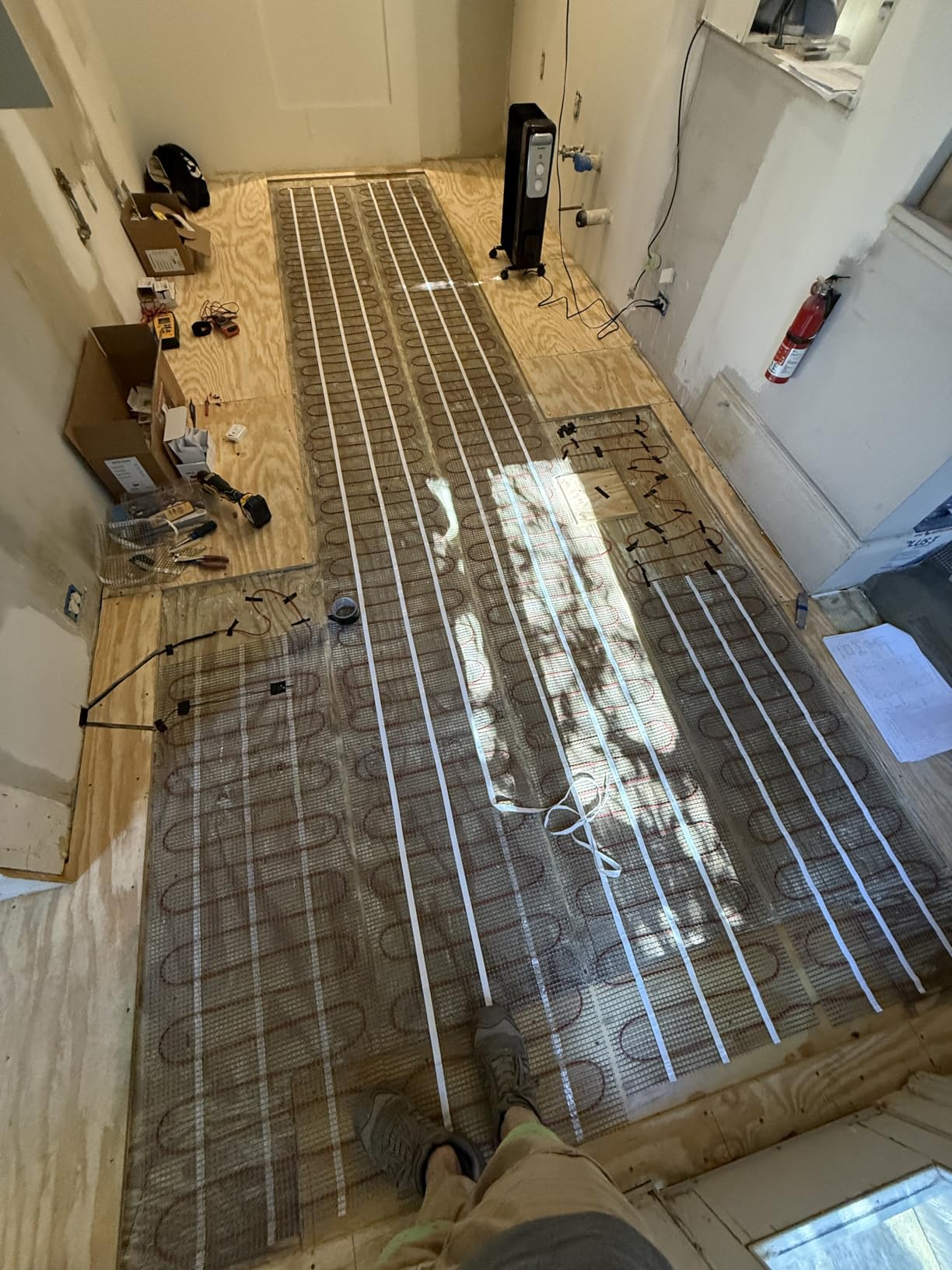 LuxHeat 100sqft Floor Heating Mat Kit - 120v Under Floor Heater Mat - Electric Radiant Heated Flooring System for Tile & Laminate - Includes UWG4 WiFi Programmable Thermostat w/GFCI, Alarm & Sensor customer photo 2