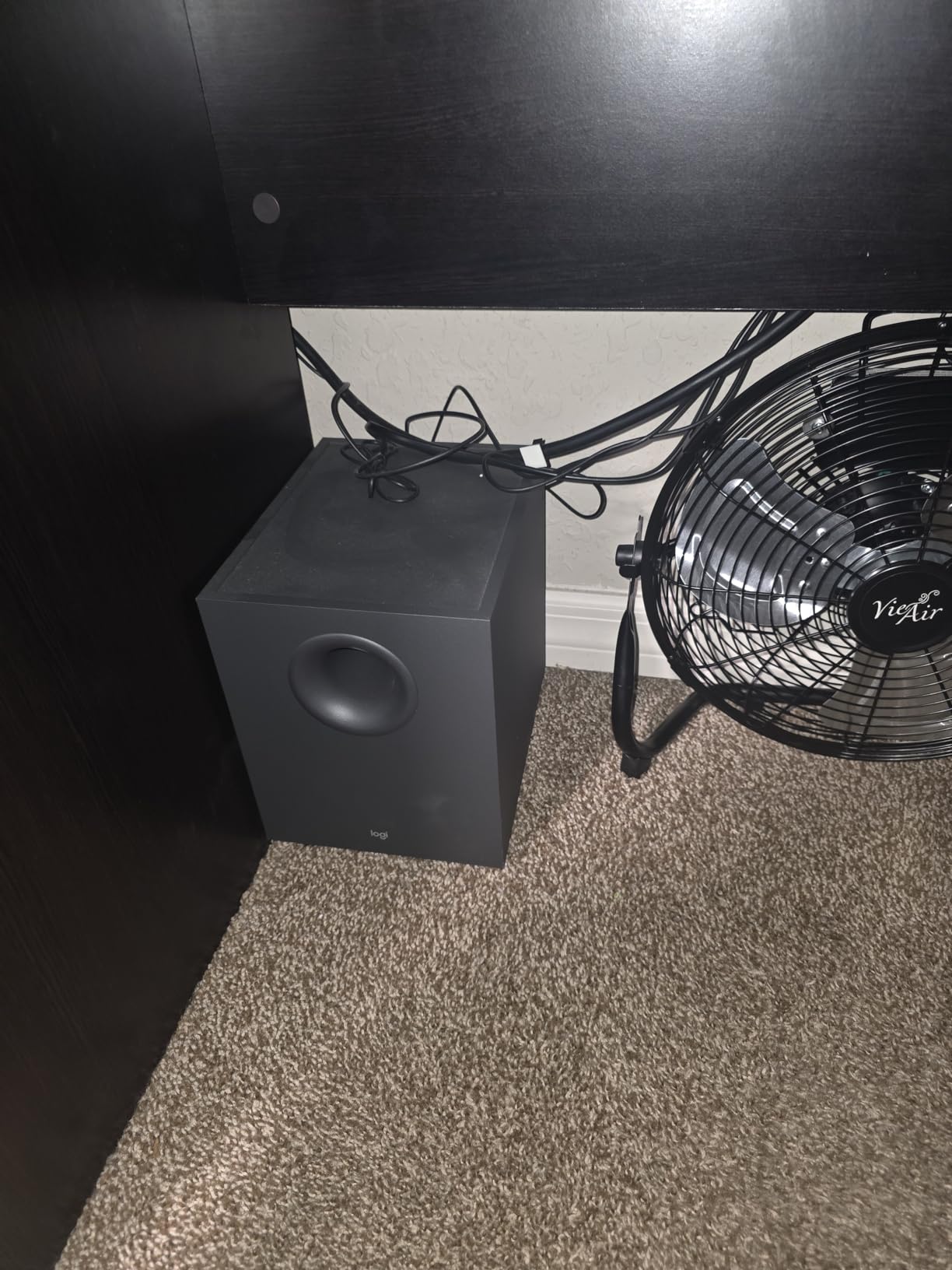 Logitech Z407 Bluetooth Computer Speakers with Subwoofer and Wireless Control, Immersive Sound, Premium Audio with Multiple Inputs customer photo 2