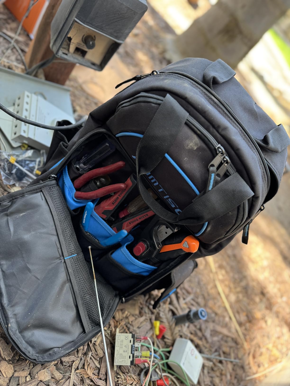 AUMTISC Tool Bag Backpack for Men, Heavy-Duty Tools Storage Organizer Work Bags Backpack for Construction Jobsite, Electrician, Industrial, Repairman, and HVAC Techs, Blue customer photo 1