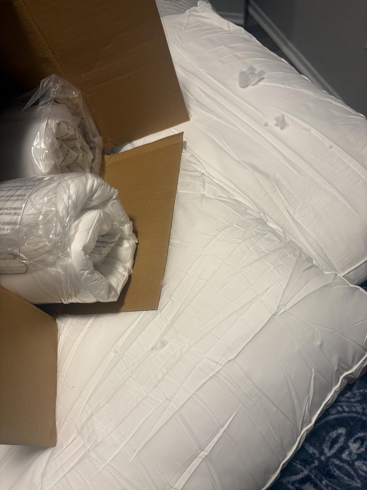 Utopia Bedding Down Alternative Bed Pillows for Sleeping Queen Size (White), Set of 2, Soft & Fluffy Pillow with Cooling, Hotel Quality, Gusseted Pillow for Back, Stomach or Side Sleepers customer photo 2