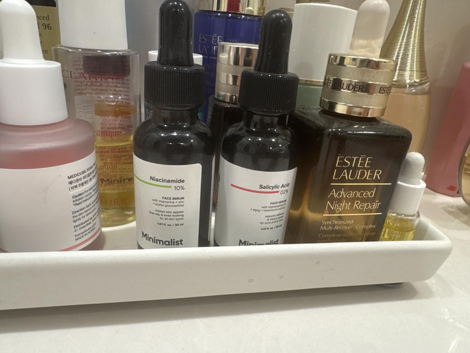 Minimalist Niacinamide 10% + 1% Zinc Face Serum | Reduces Pores, Acne Marks & Oil | Reduces Blemishes for Even Skin Tone | For Women & Men | 1 Fl Oz / 30 ml customer photo 2