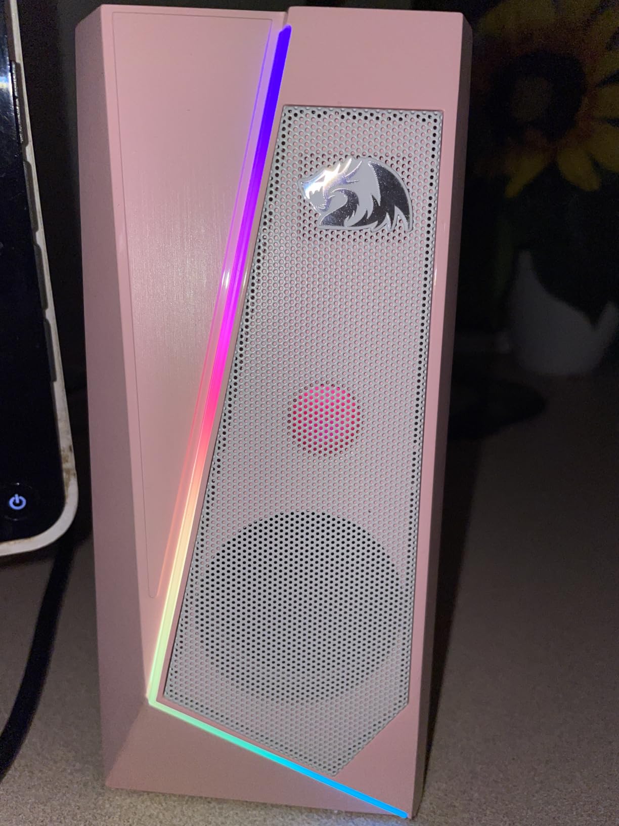 Redragon GS520 RGB Desktop Speakers, 2.0 Channel PC Computer Stereo Speaker with 6 Colorful LED Modes, Enhanced Sound and Easy-Access Volume Control, USB Powered w/ 3.5mm Cable customer photo 1