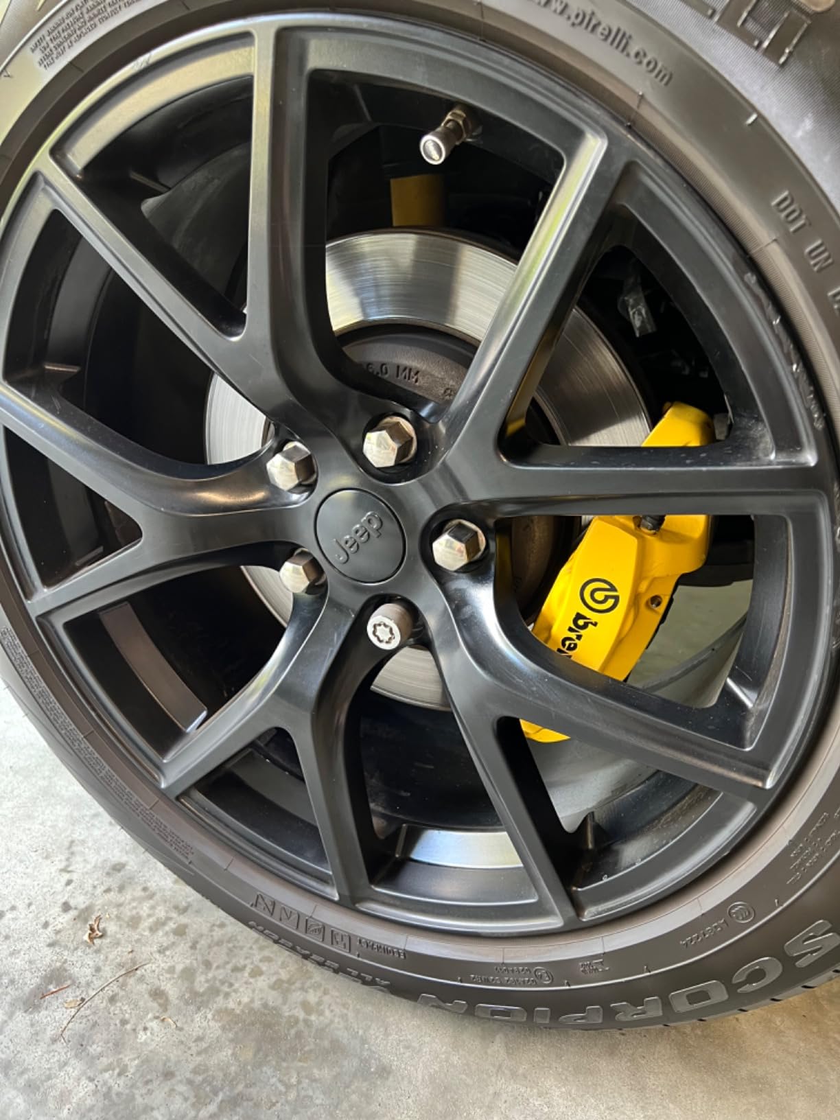 SONAX Beast Wheel Cleaner - Brake Dust Cleaner, Color Changing Rim Cleaner, Removes Baked On Brake Dust - 1 Liter customer photo 1