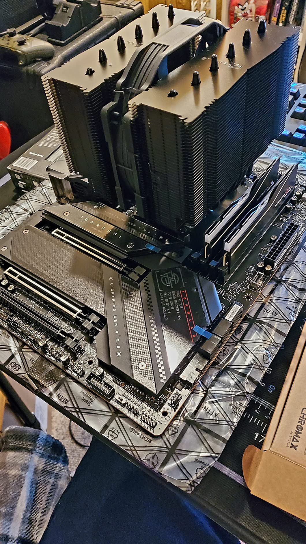 NH-D15S chromax.Black, Premium Dual-Tower CPU Cooler with NF-A15 PWM 140mm Fan (Black) customer photo 2