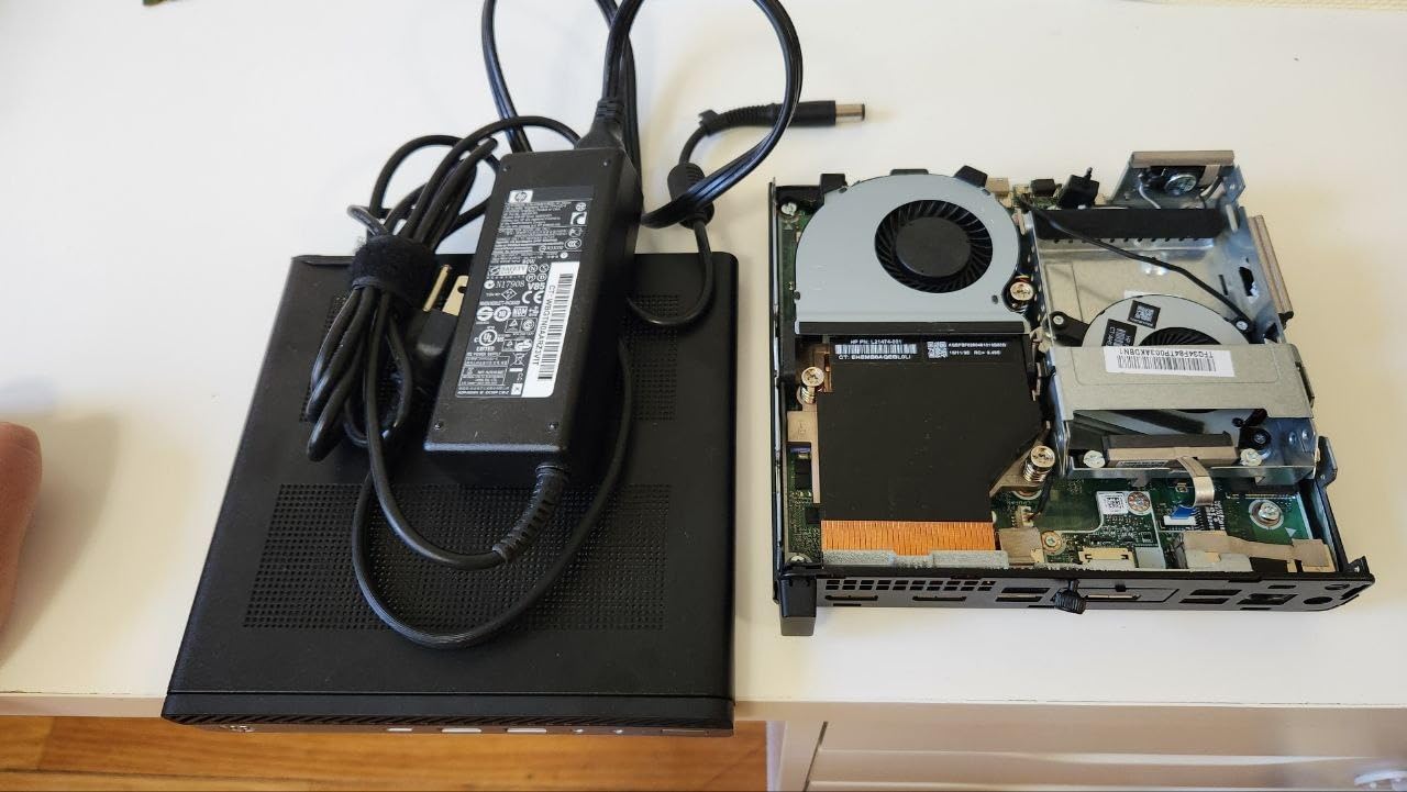 HP EliteDesk 705 G4 Mini Desktop Computer, AMD Quad-Core Ryzen 5 Pro 2400GE, 8GB DDR4 RAM, 256GB SSD, Windows 11 Pro (Renewed) customer photo 2
