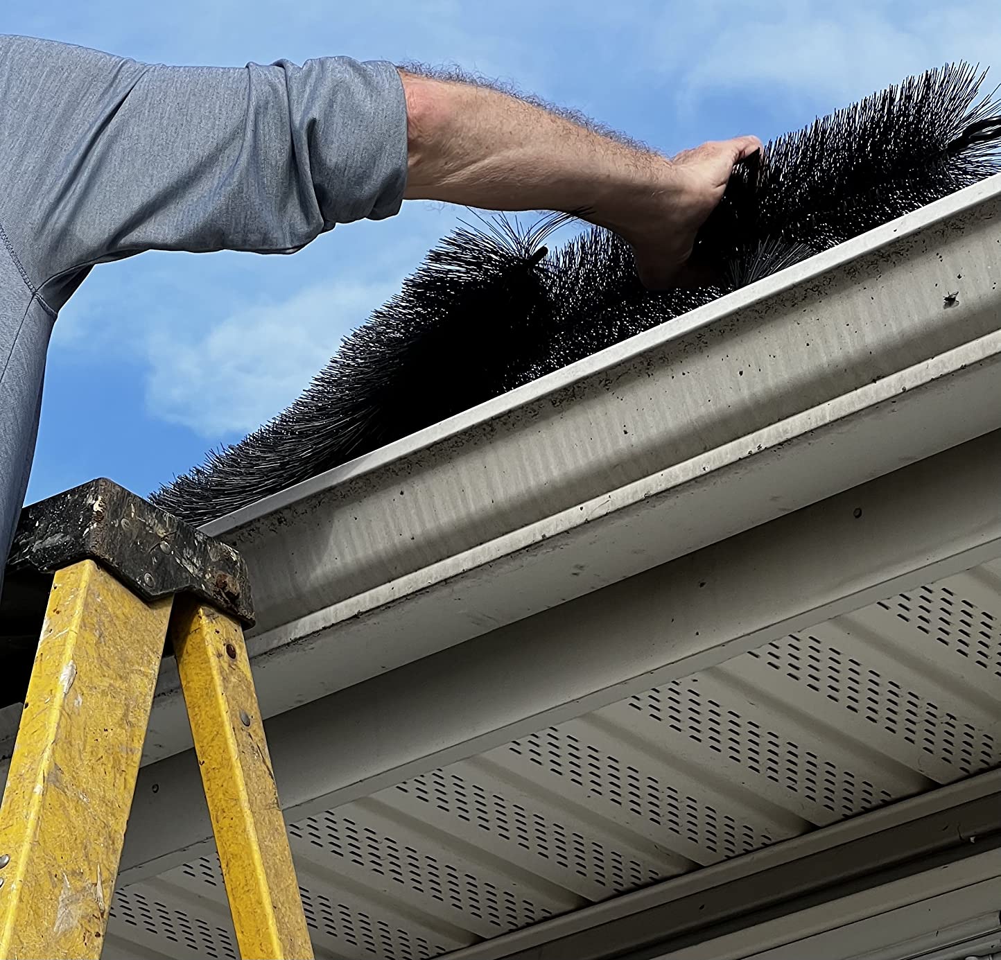 25 Pcs 80ft (3.2ft x 25) length ideally fitting standard 5-inch gutters Standard Gutter Filter Leaf Debris Guard brush guard- Simple Gutter Guard | No Tools DIY customer photo 1
