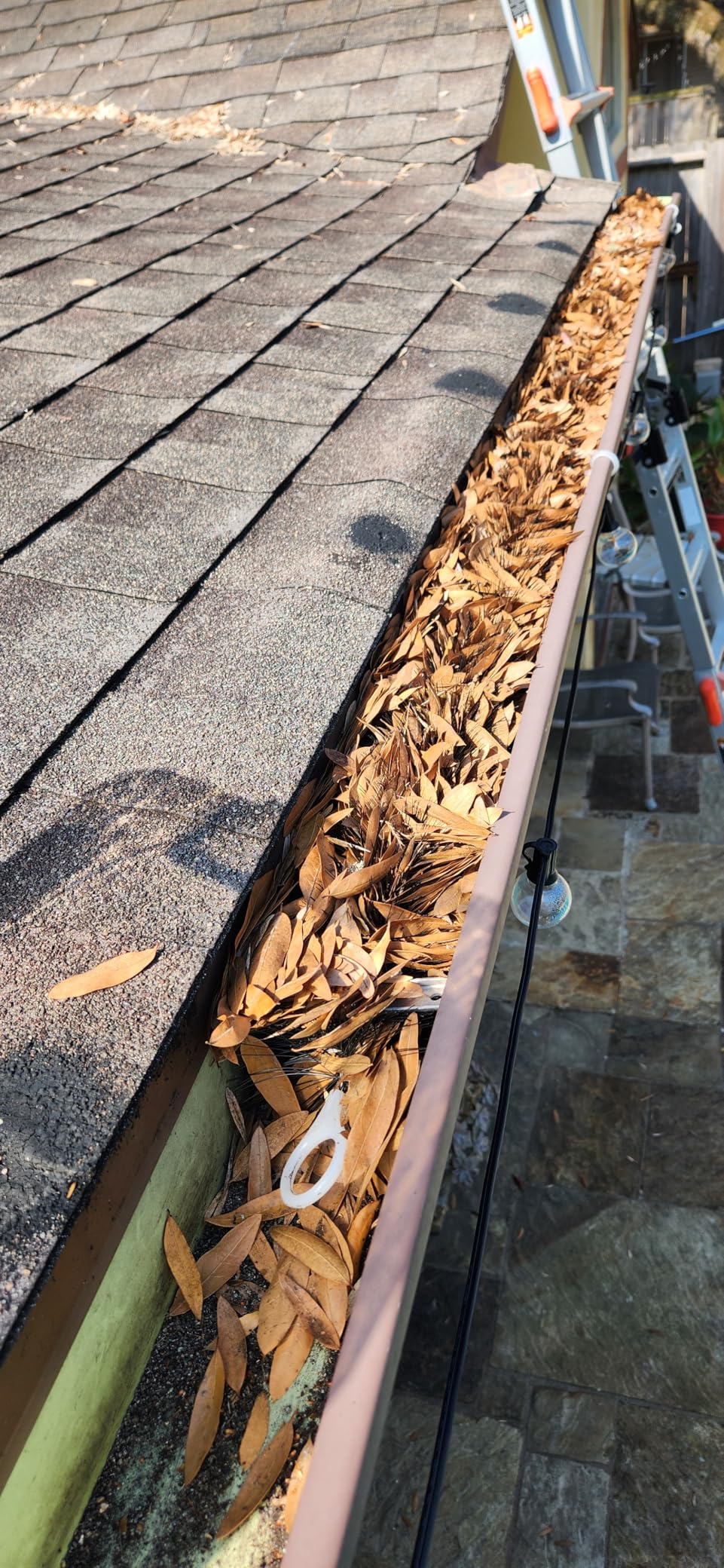 25 Pcs 80ft (3.2ft x 25) length ideally fitting standard 5-inch gutters Standard Gutter Filter Leaf Debris Guard brush guard- Simple Gutter Guard | No Tools DIY customer photo 2