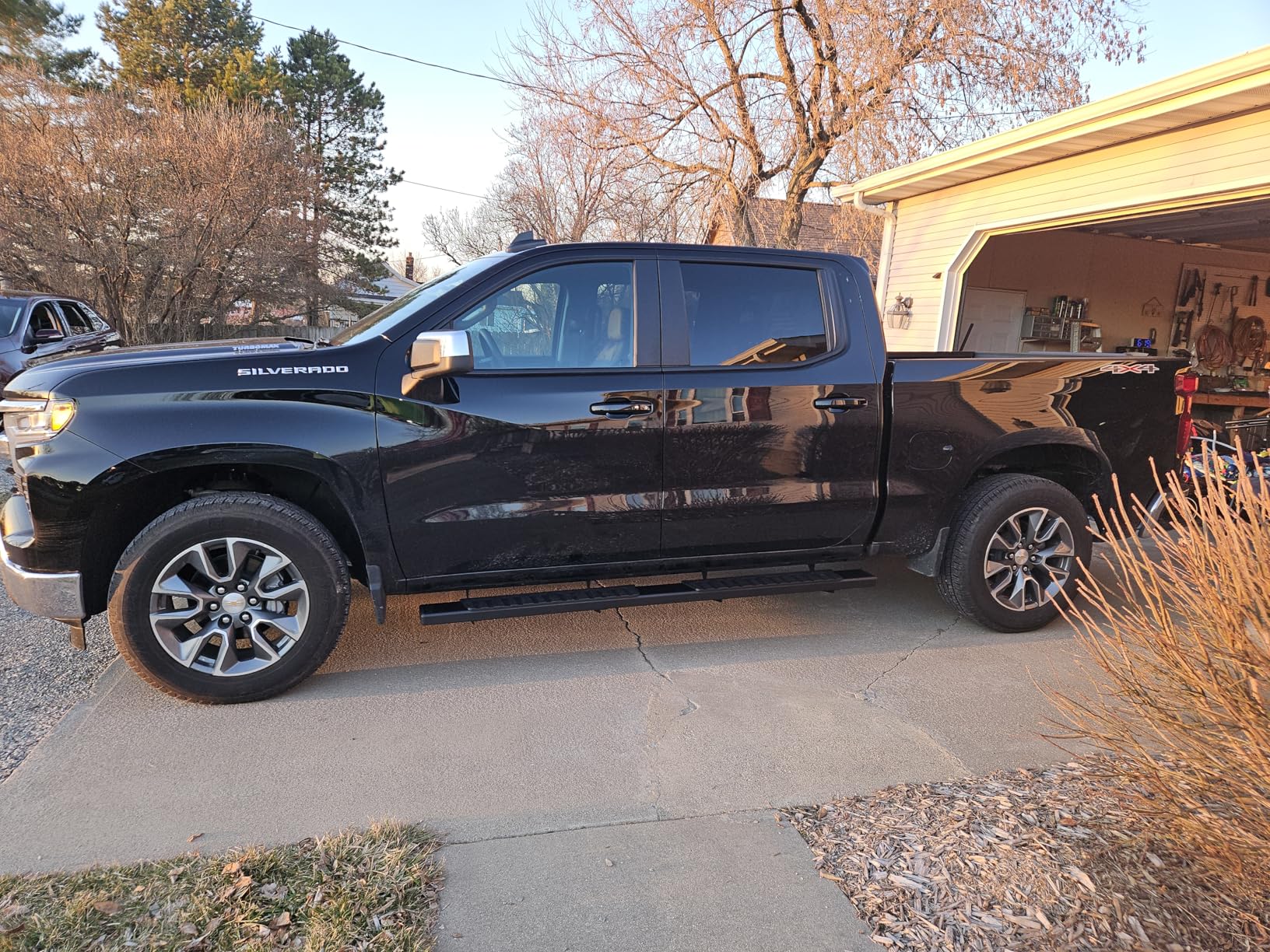 COMNOVA 6 Inches Running Boards & Steps Step Bars Compatible with 2019-2026 Chevy Silverado 1500, 2020-2026 Silverado/Sierra 2500HD 3500HD Crew Cab, A Pair Running Boards for Silverado Crew cab. customer photo 1