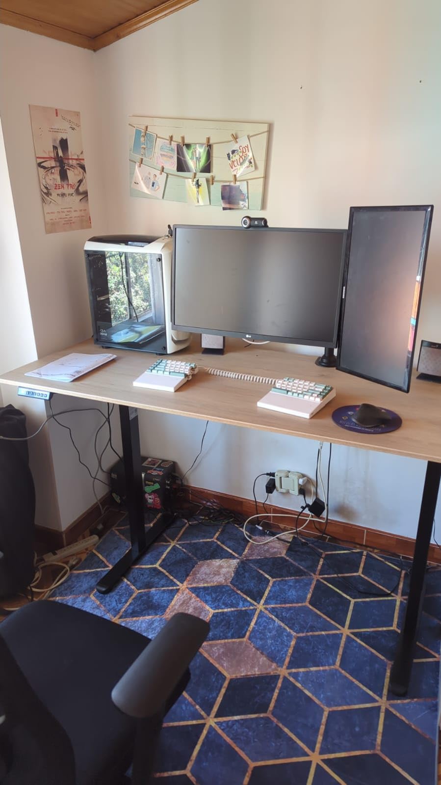 ErGear Electric Stand up Desk Frame, 4 Memory Height Settings, Height Adjustable Table Legs, Sit Stand Desk Frame Up to 47.2 inches, Ergonomic Standing Desk Base Workstation, Black Frame Only customer photo 1