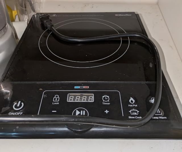 Mueller RapidTherm Portable Induction Cooktop, 1800W Single Burner Hot Plate, 8 Temp Levels, Preset Programs, for Dorm, RV, Small Kitchen customer photo 1