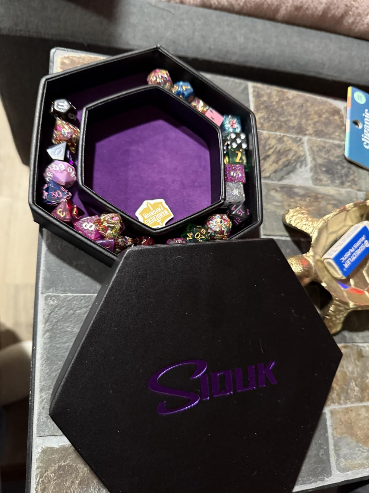 SIQUK Dice Tray with Lid Hexagon Dice Rolling Tray Dice Holder for Dice Games Like RPG, DND and Other Table Games, Red customer photo 1